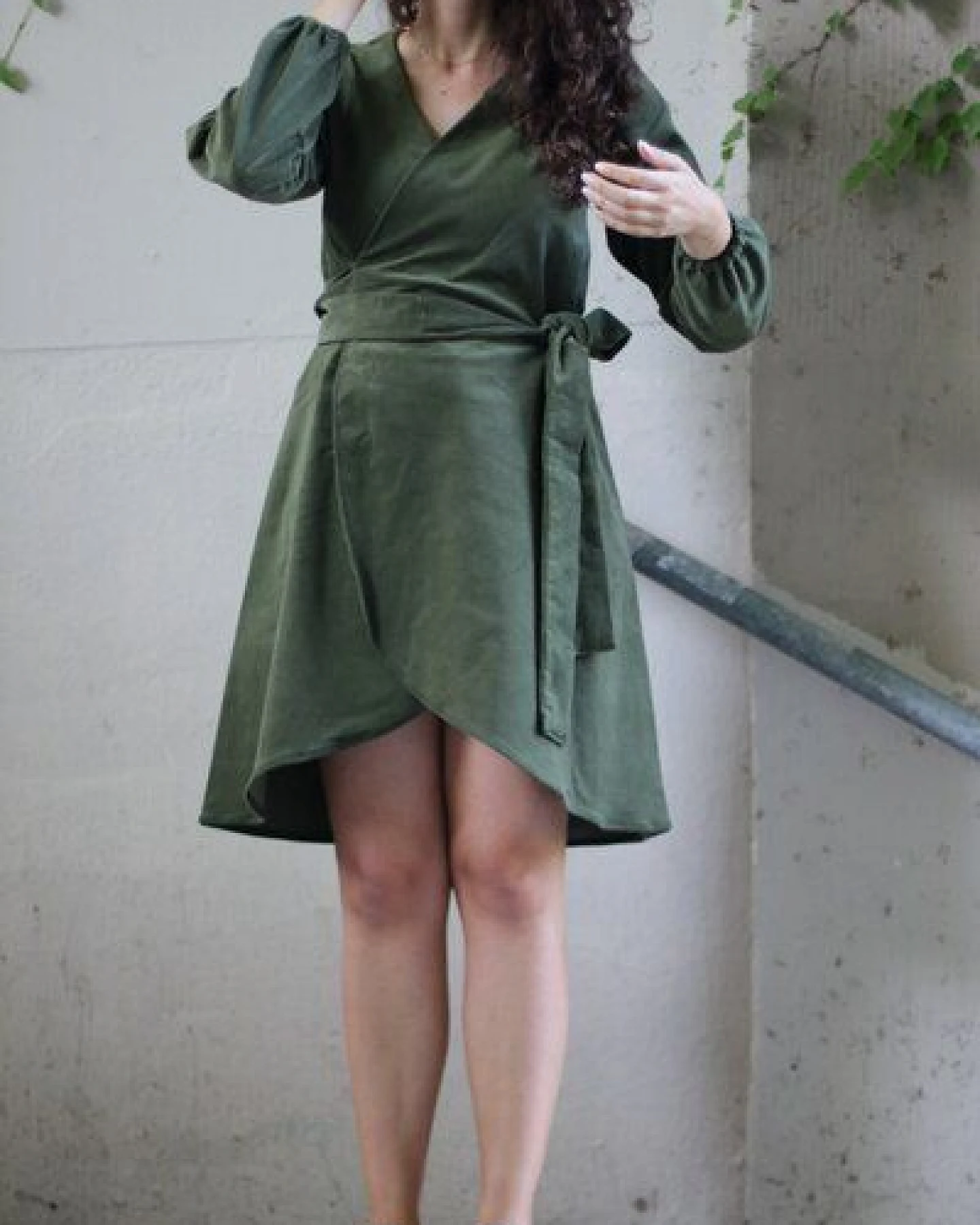 ManduTrap Herbstkleid aus Bio-Baumwolle – Nachhaltiges Wickelkleid aus Cord – Winterkleidkleid – Ansicht 3