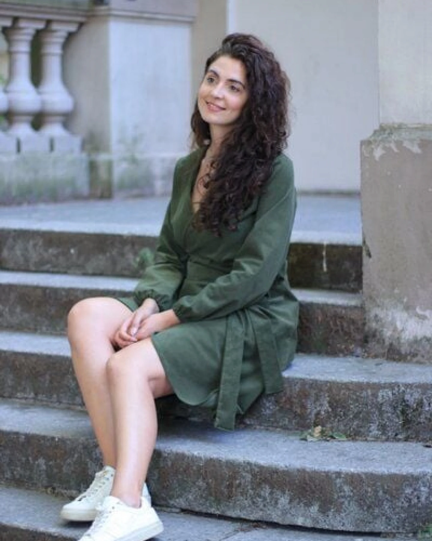 ManduTrap Herbstkleid aus Bio-Baumwolle – Nachhaltiges Wickelkleid aus Cord – Winterkleidkleid – Ansicht 4