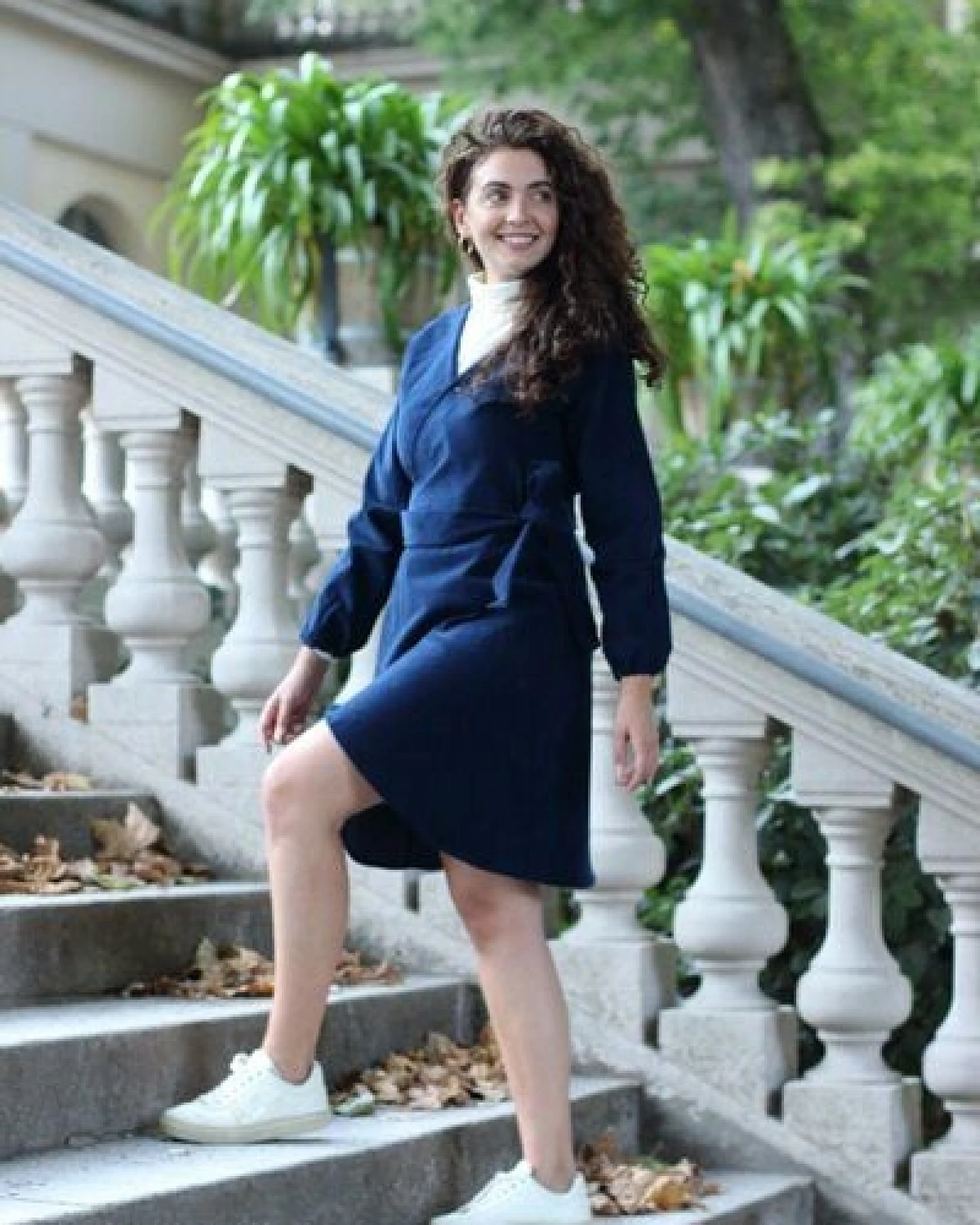 ManduTrap Herbstkleid aus Bio-Baumwolle – Nachhaltiges Wickelkleid aus Cord – Winterkleidkleid – Ansicht 2