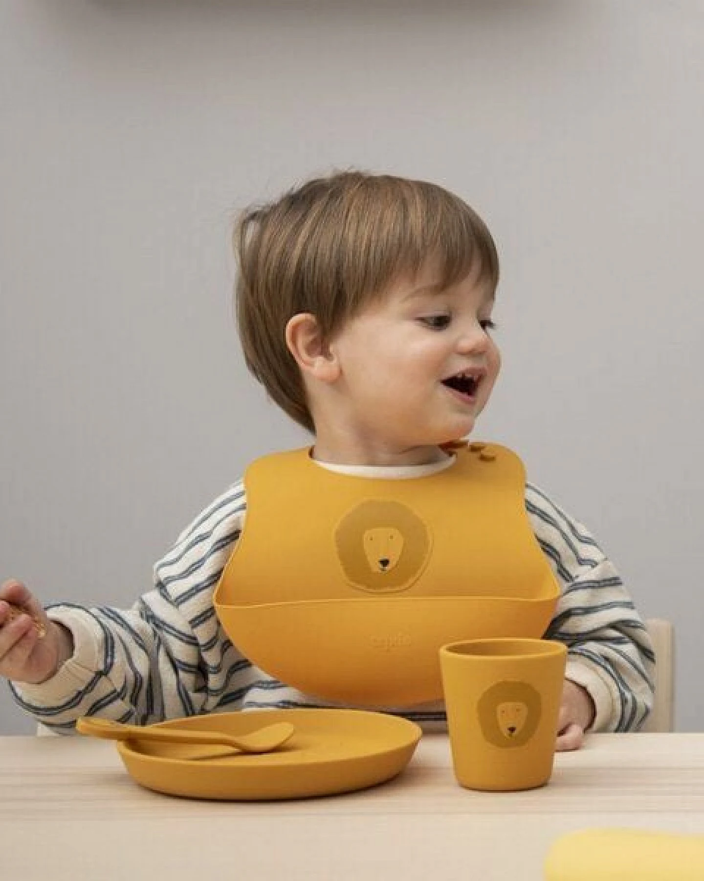 TRIXIE – Kindergeschirr aus Silikon – Kinderteller – Ansicht 4