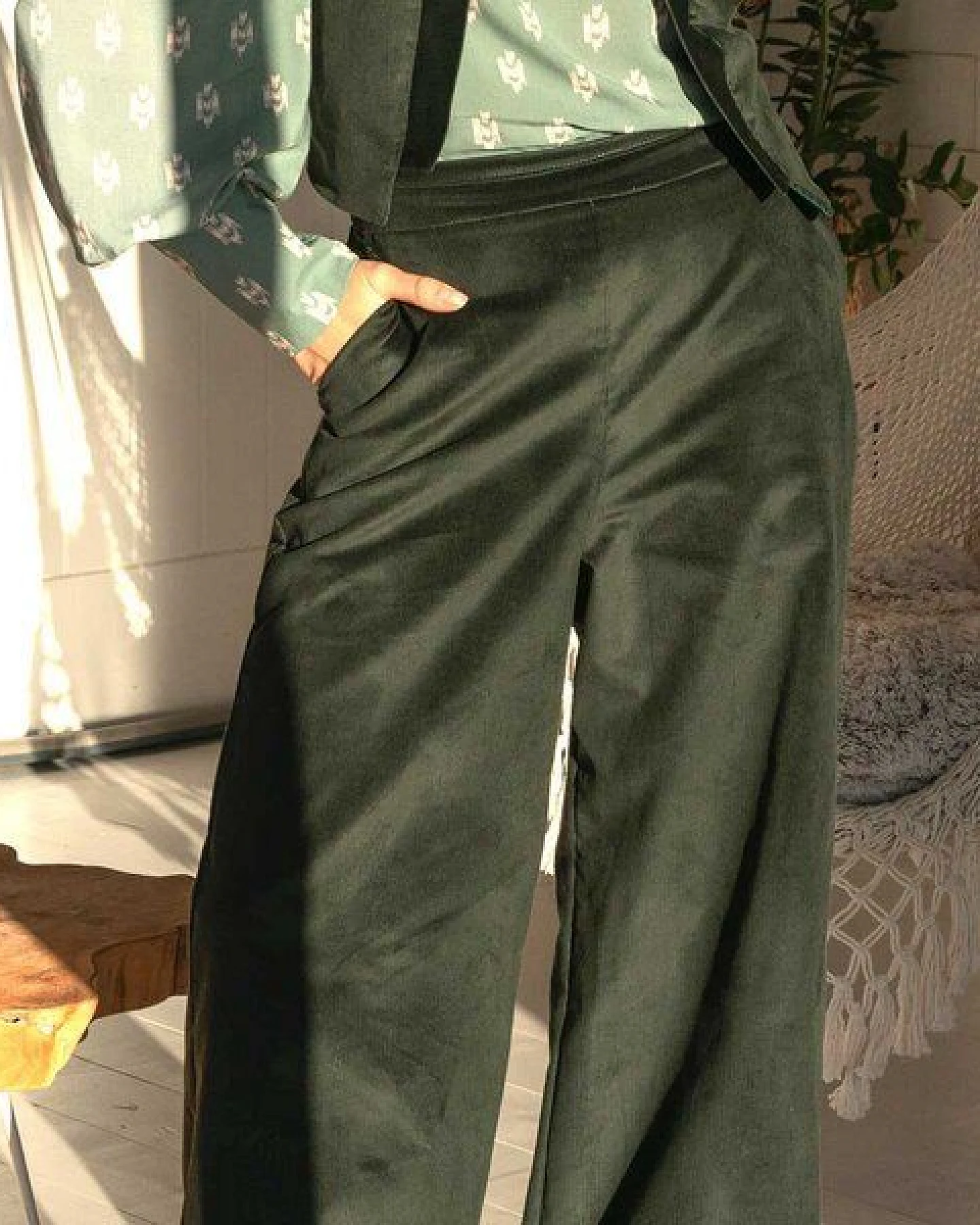 WiDDA berlin GLEN weite Cordhose im Marlene-Stil aus Bio-Baumwolle – Ansicht 2