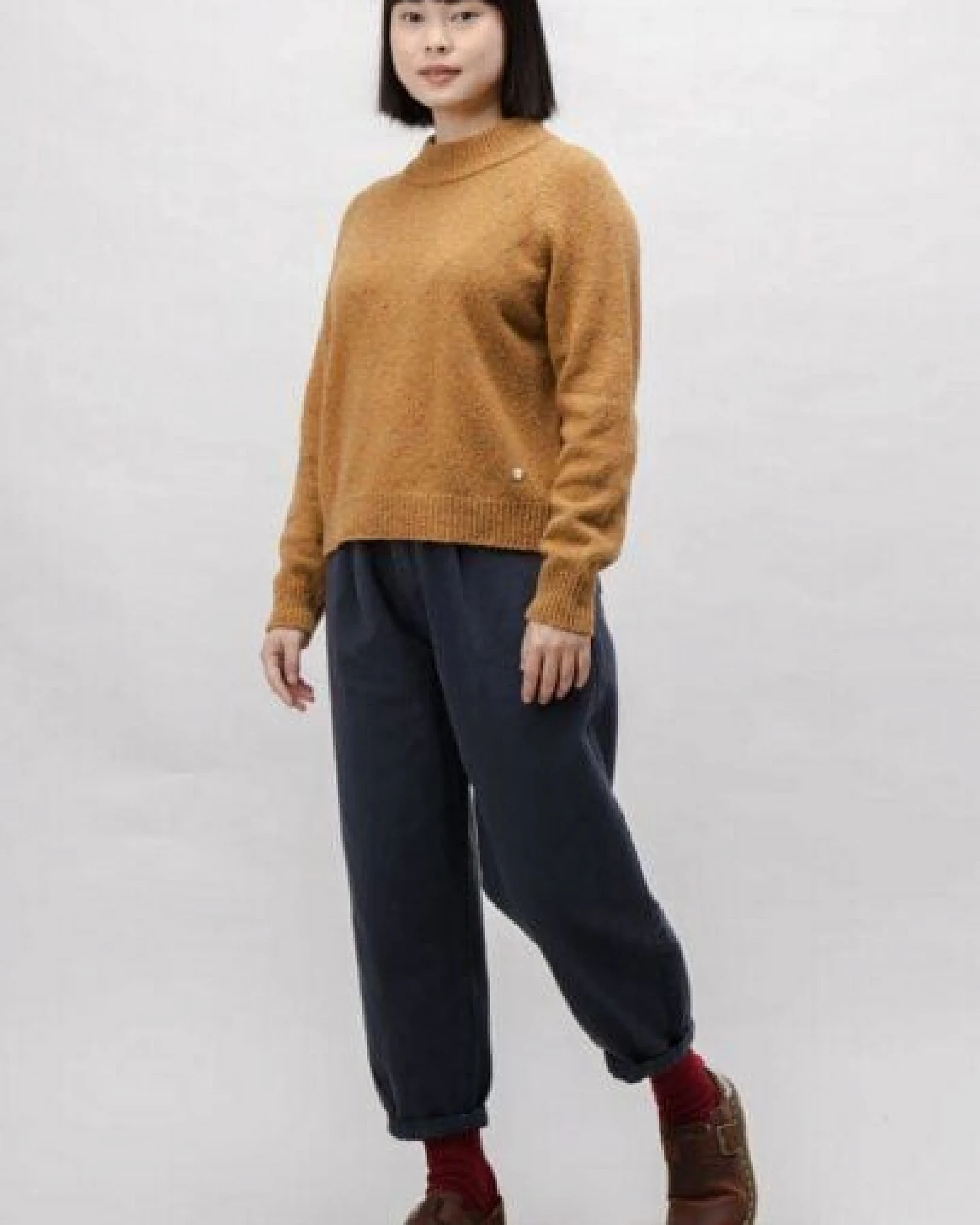 Brava Fabrics Perkins Raglan Wool Sweater Ochre – Ansicht 3