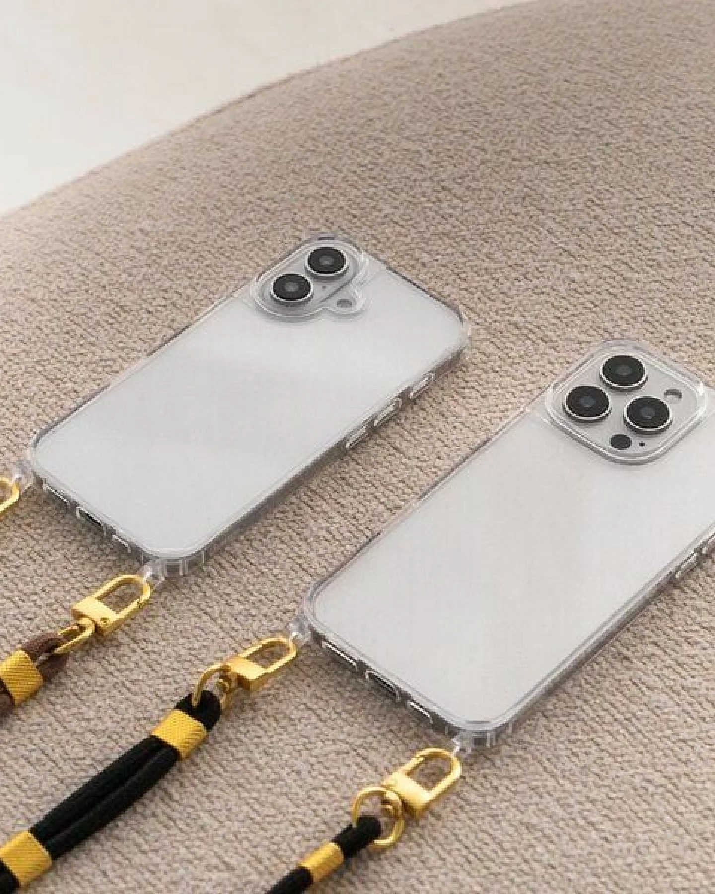 change the label Change Case - Handyhülle für iPhone, Hülle mit Ösen - Transparent Case zum Umhängen ohne Kette – Ansicht 4