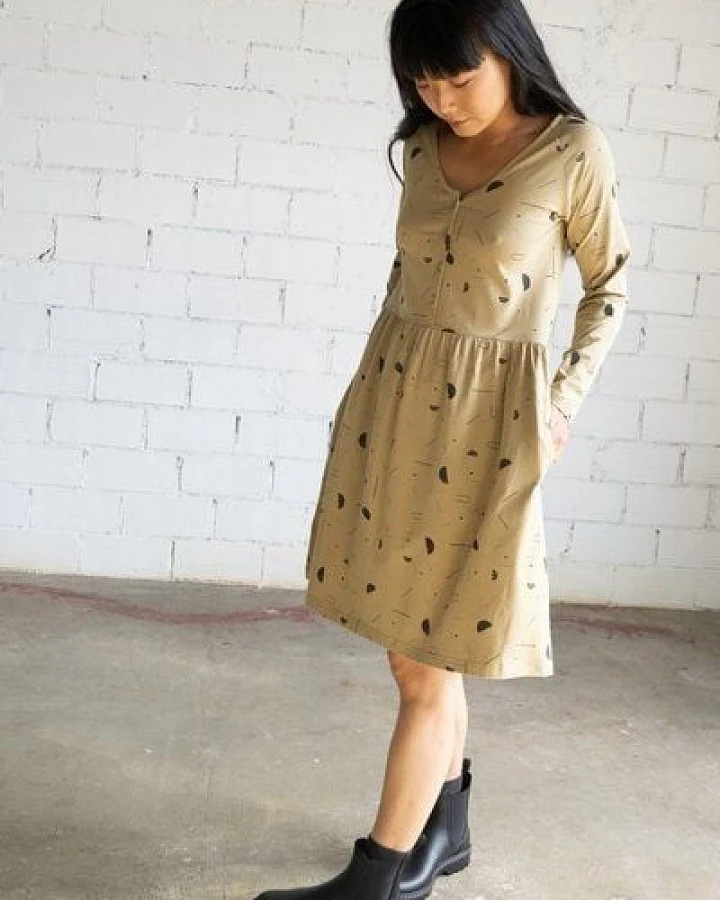 TIRALAHILACHA Giorgia dress with raglan sleeves
