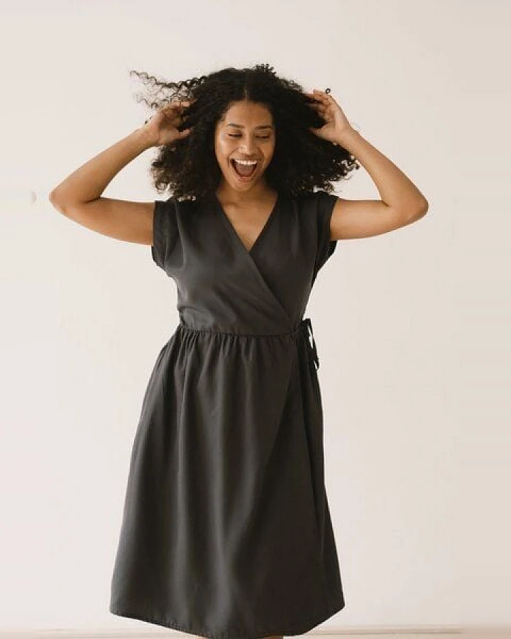 TIRALAHILACHA Hira Tencel wrap midi dress