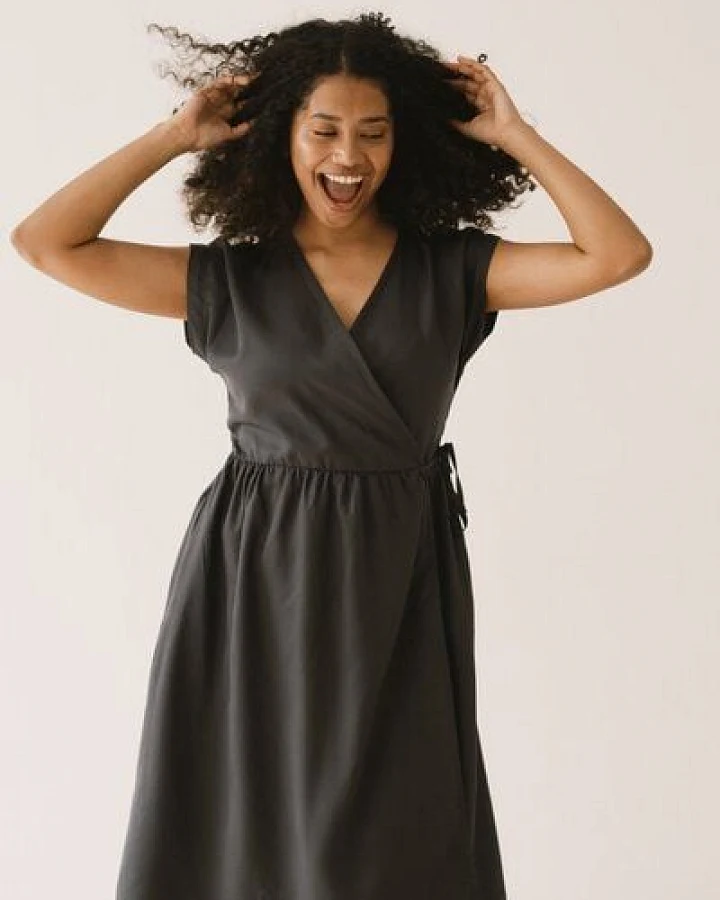 TIRALAHILACHA Hira Tencel wrap midi dress
