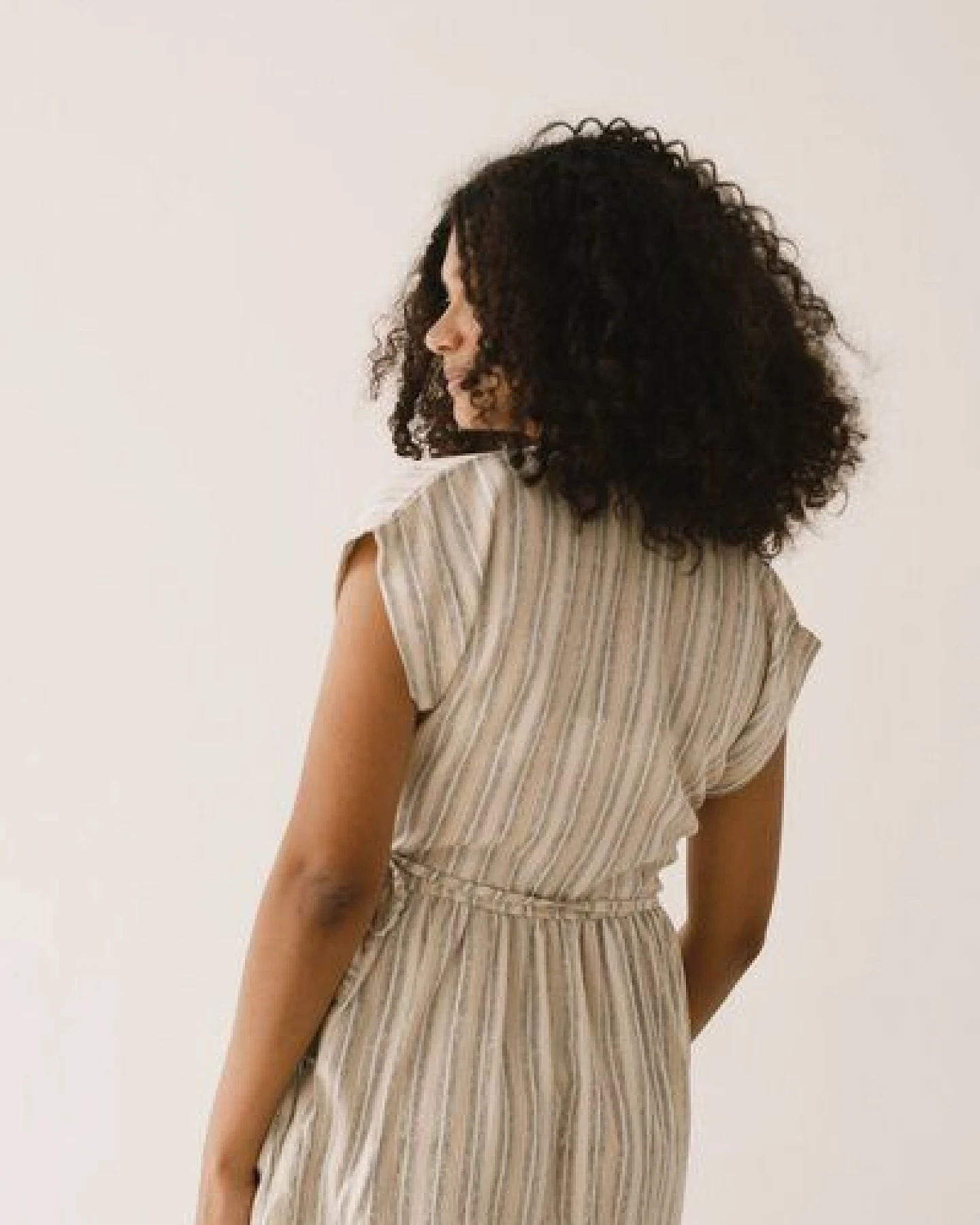 TIRALAHILACHA Hira Tencel wrap midi dress – Ansicht 2
