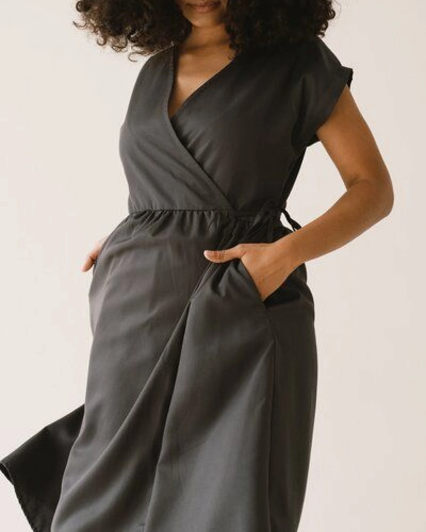 TIRALAHILACHA Hira Tencel wrap midi dress – Ansicht 3