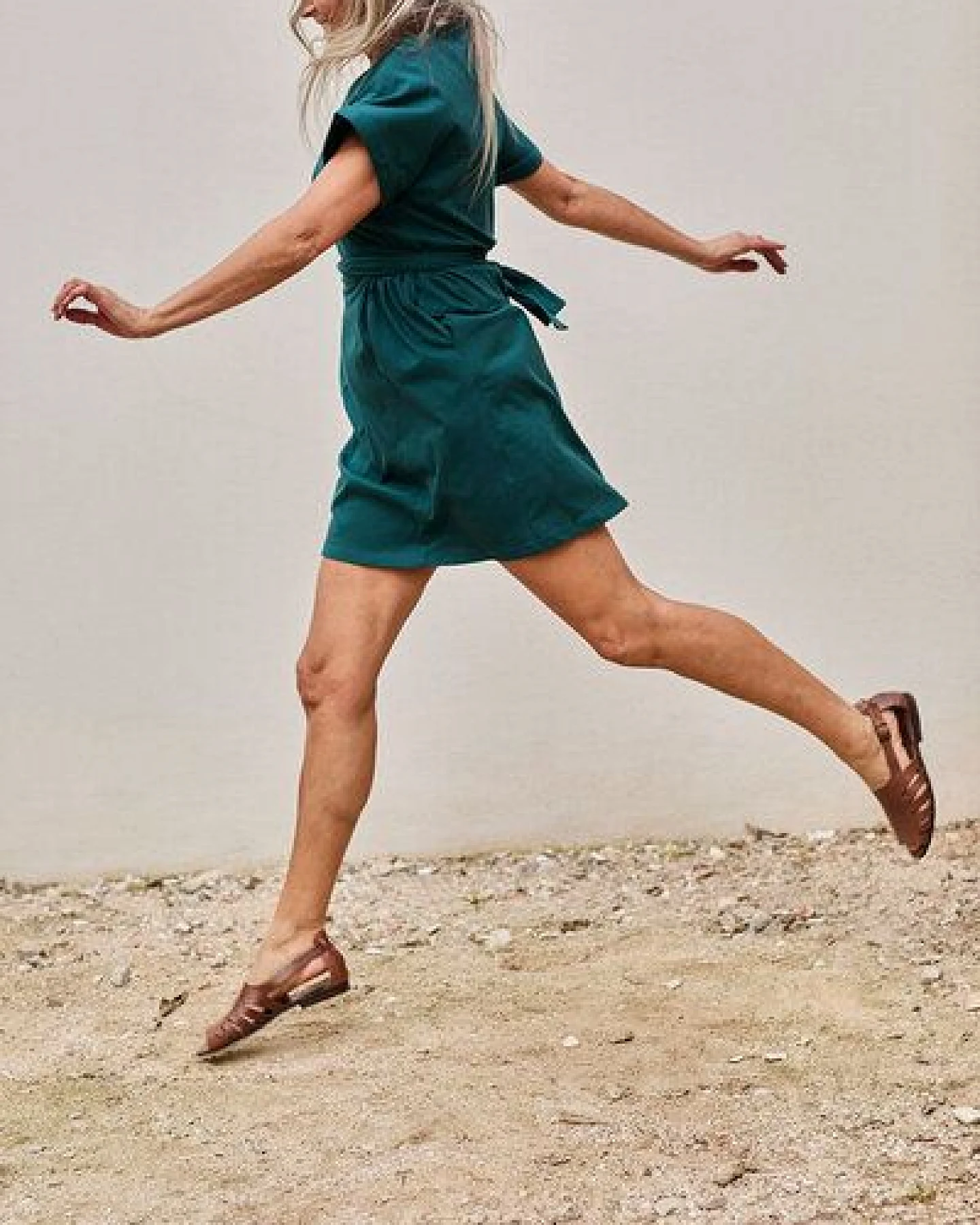 TIRALAHILACHA Frida Dress – Ansicht 2