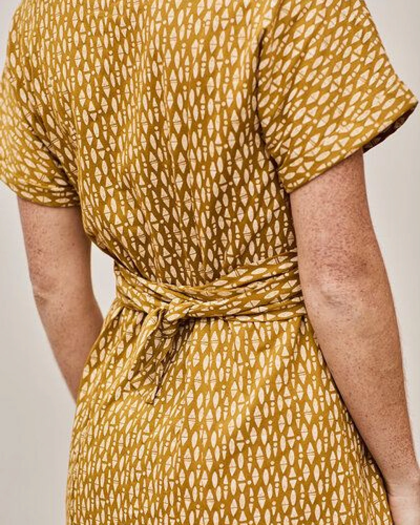 TIRALAHILACHA Frida Dress – Ansicht 3