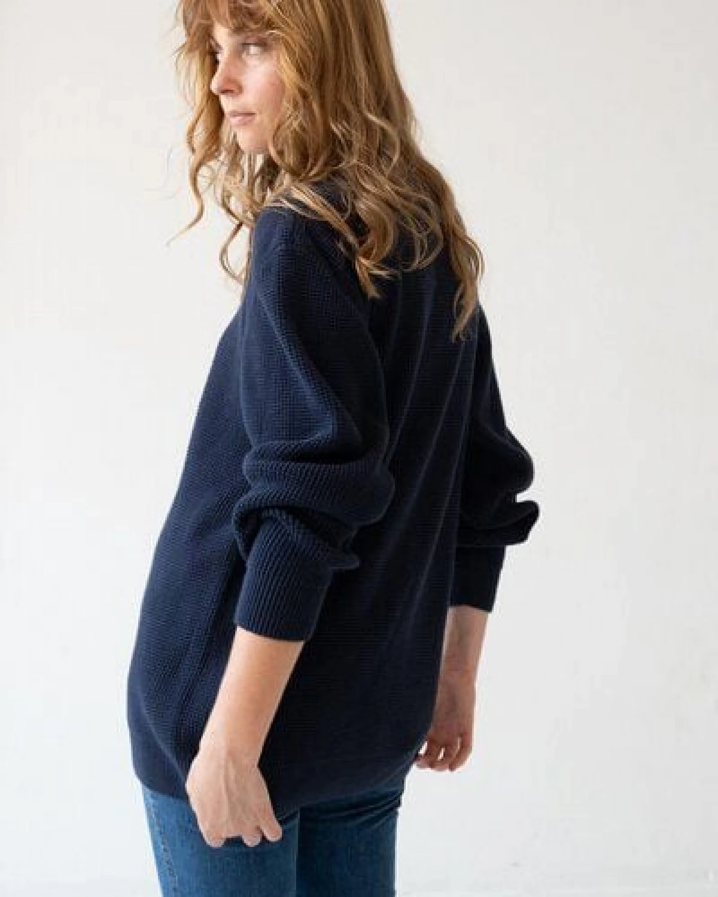 TIRALAHILACHA Unisex Tam Sweater Organic Cotton in Navy Blue – Ansicht 4
