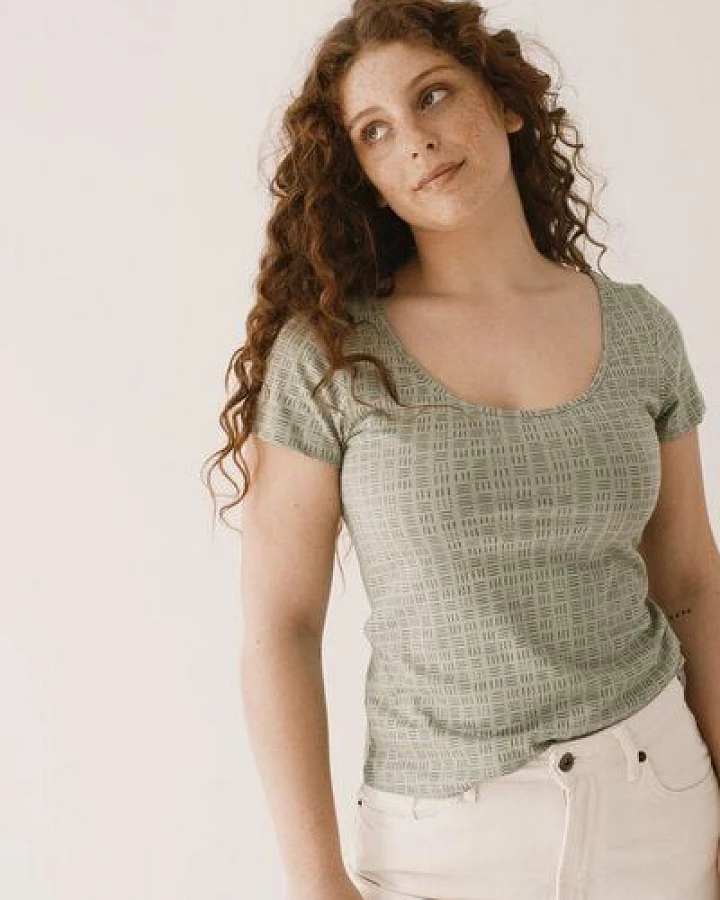 TIRALAHILACHA Hilda short sleeved T-shirt in green wicker