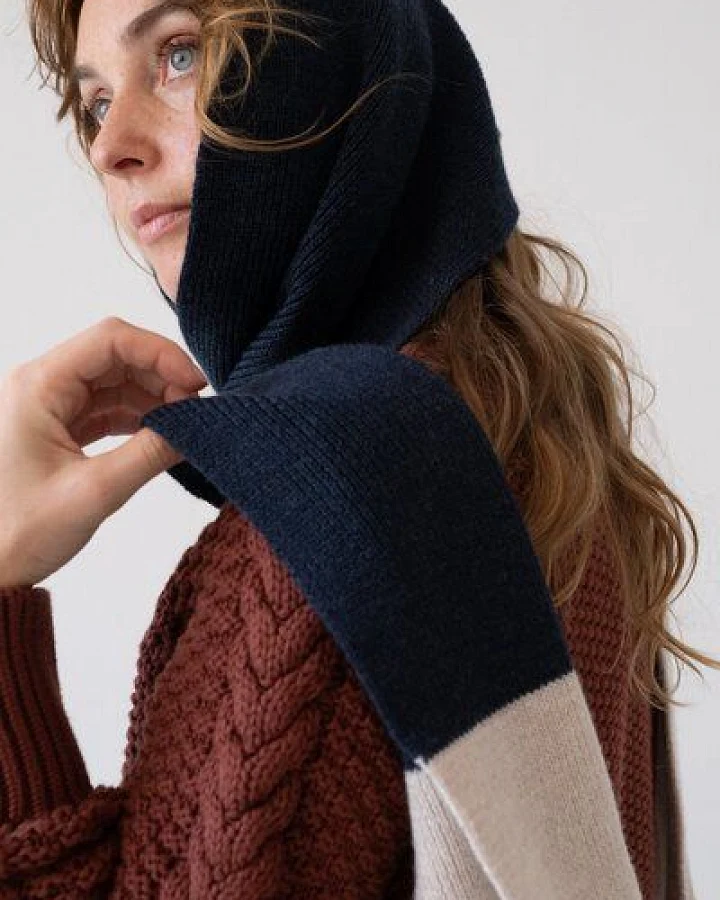 TIRALAHILACHA Tayo chunky wool scarf in two-tone