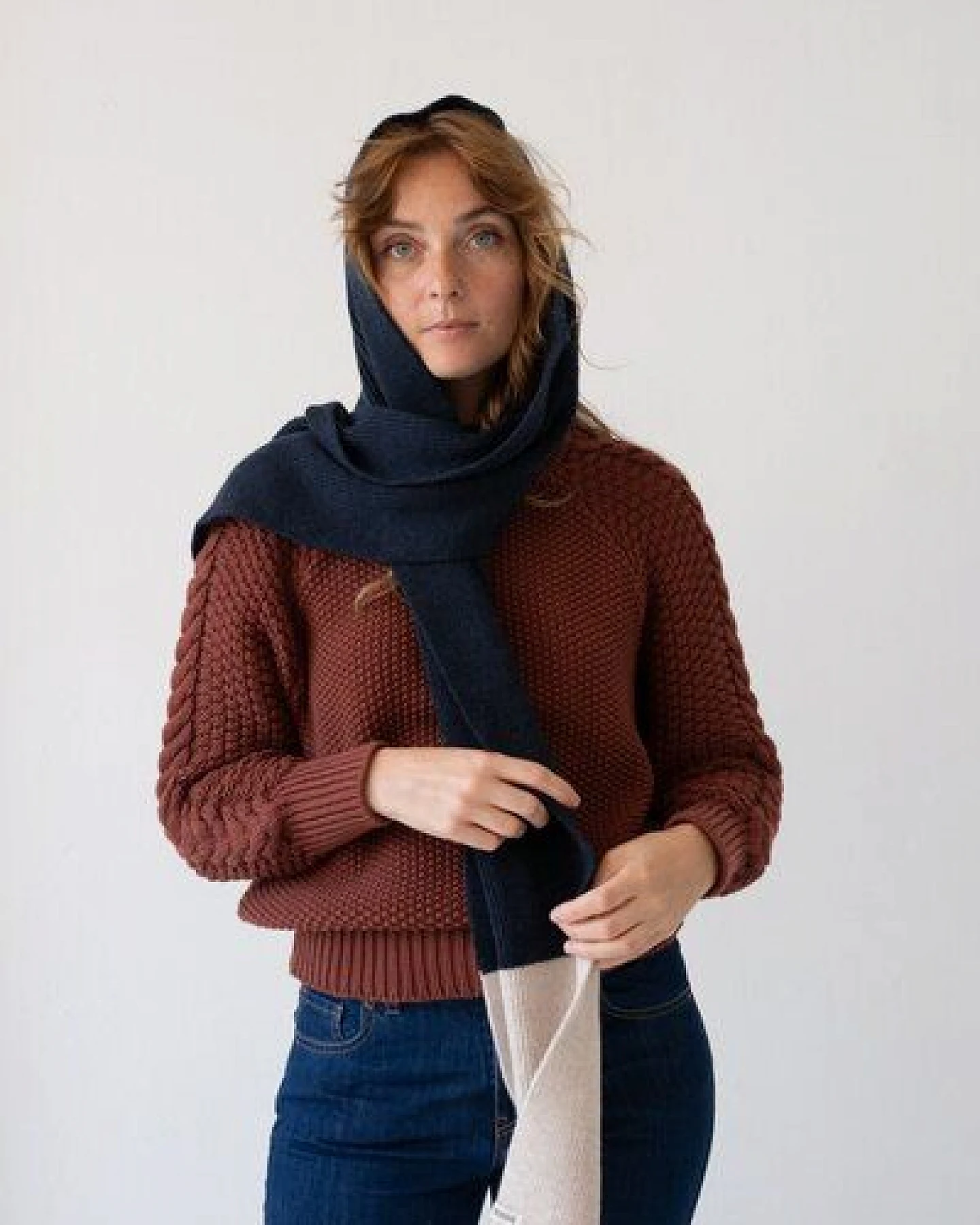 TIRALAHILACHA Tayo chunky wool scarf in two-tone – Ansicht 2