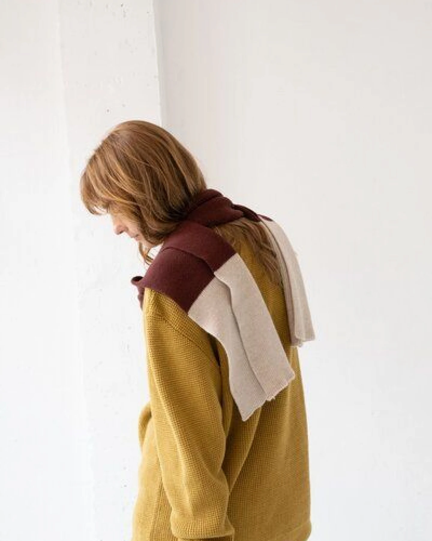 TIRALAHILACHA Tayo chunky wool scarf in two-tone – Ansicht 3