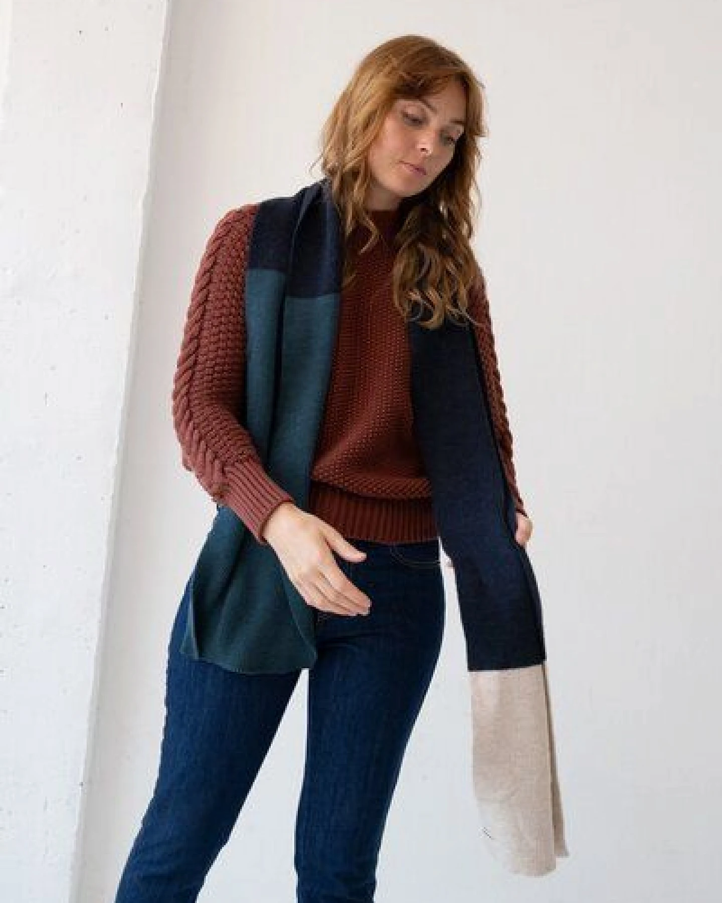 TIRALAHILACHA Tayo chunky wool scarf in three-tone – Ansicht 2