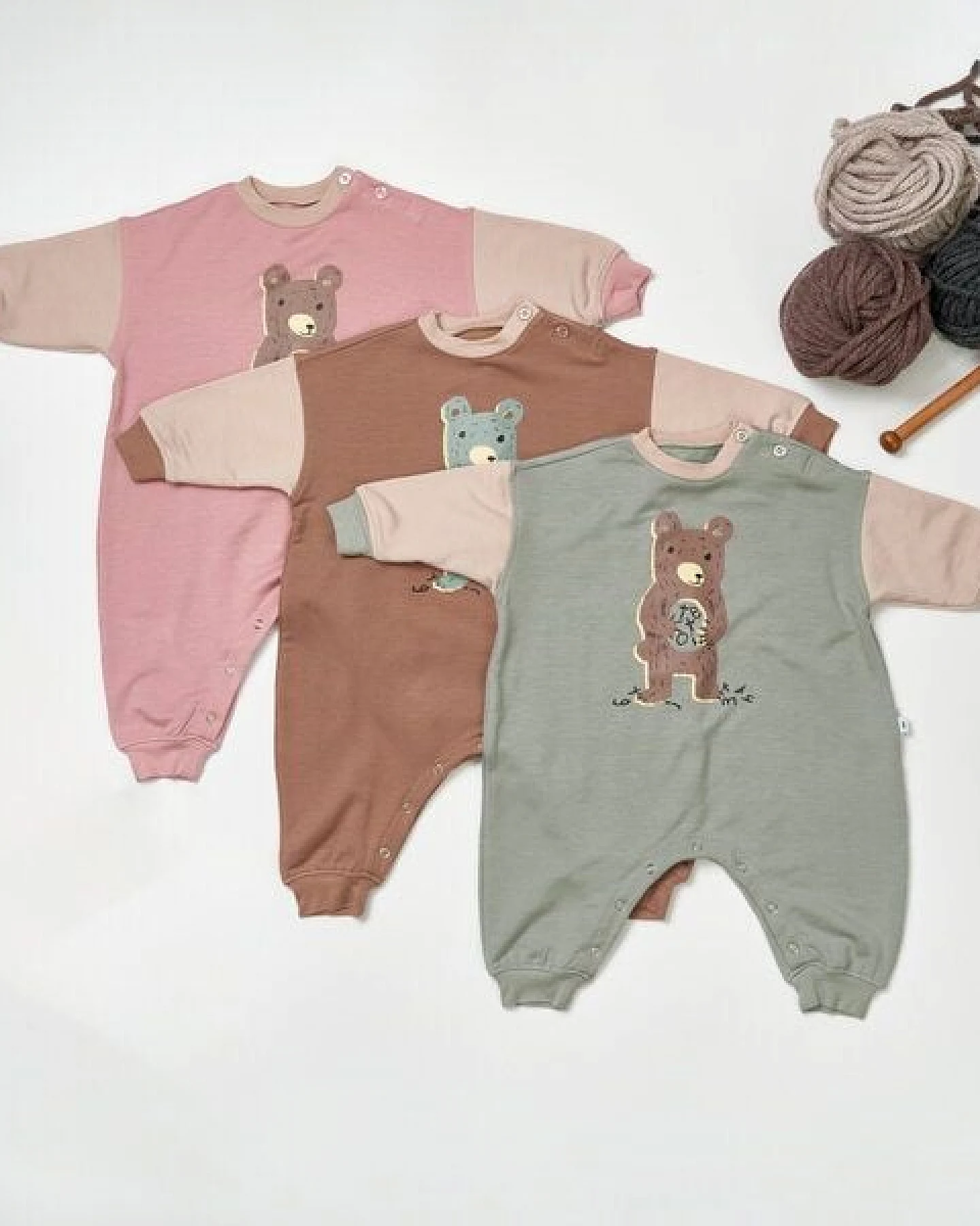 tetoi-vienna TENCEL Babyoverall "Alpenflausch Bär" kuscheliger Strampler – Ansicht 2