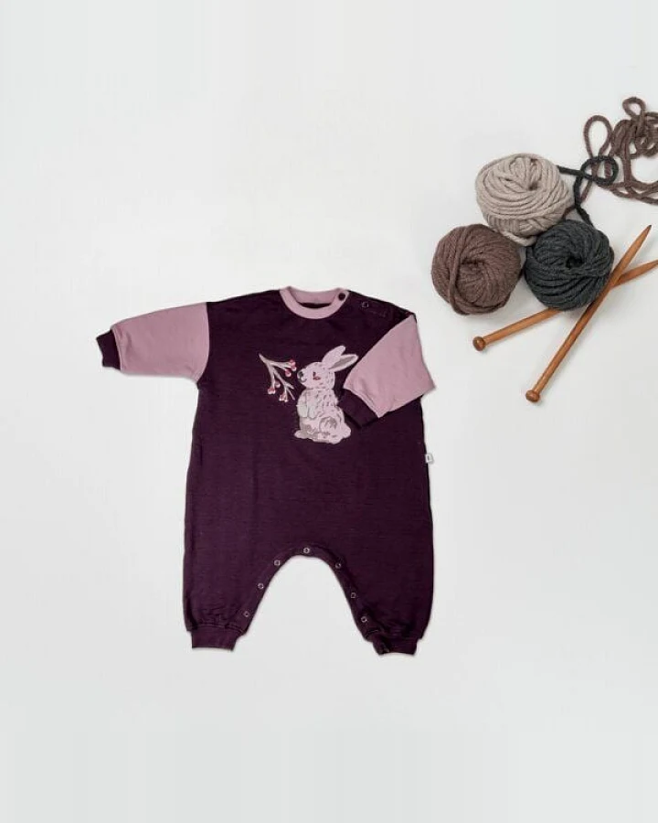 tetoi-vienna TENCEL Babyoverall "Alpenflausch Hase" kuscheliger Strampler