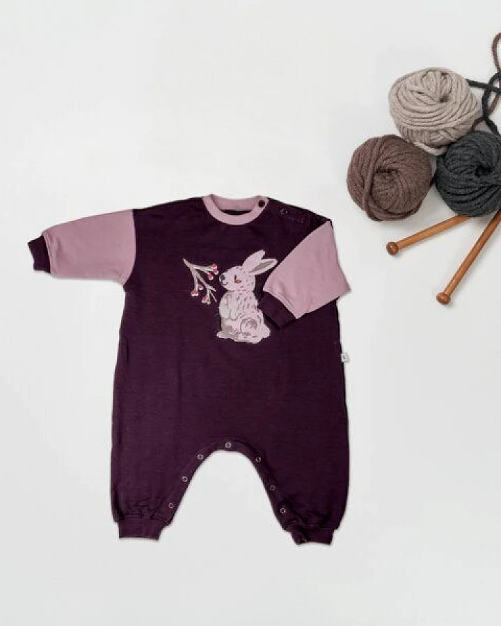 tetoi-vienna TENCEL Babyoverall "Alpenflausch Hase" kuscheliger Strampler