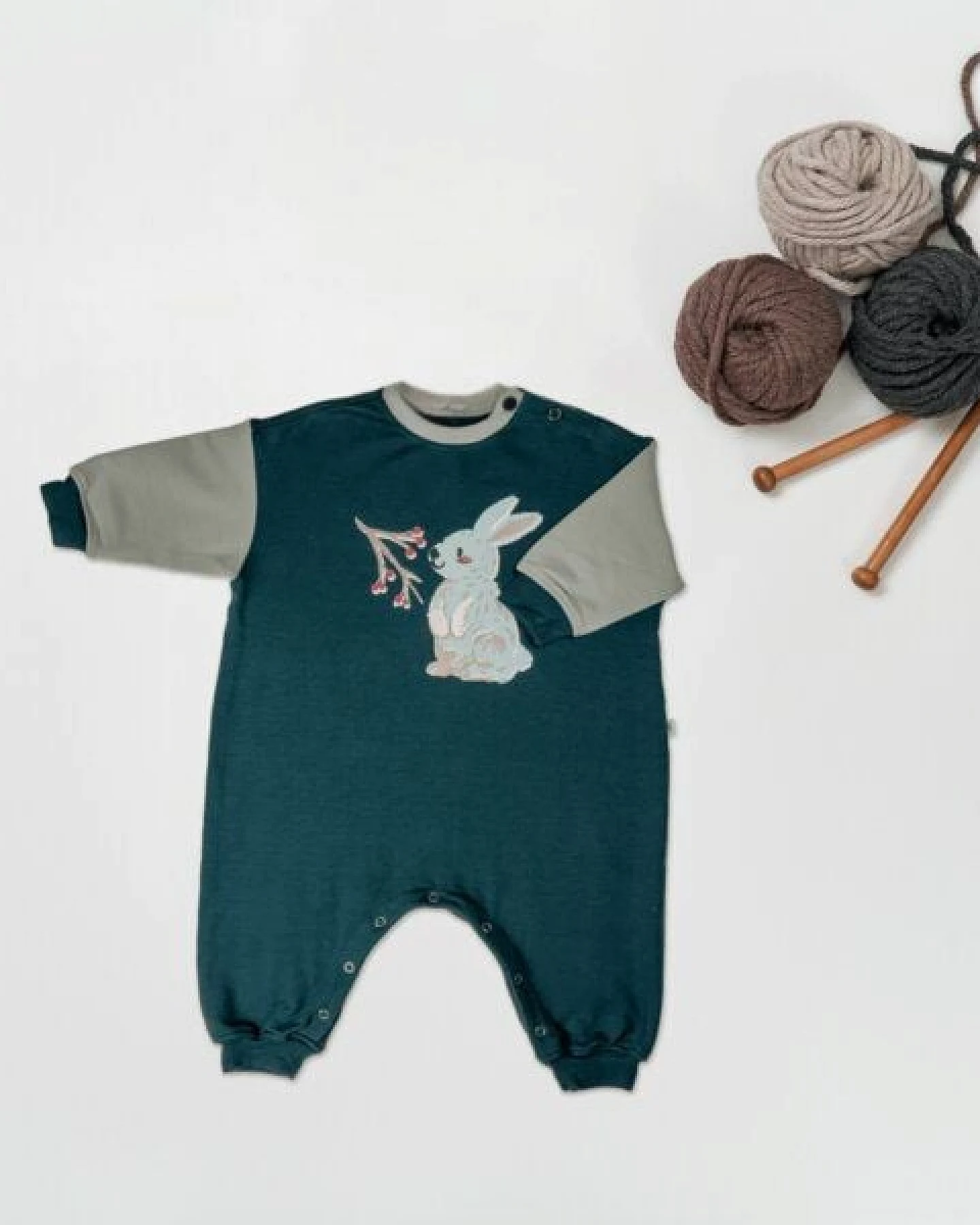 tetoi-vienna TENCEL Babyoverall "Alpenflausch Hase" kuscheliger Strampler – Ansicht 2