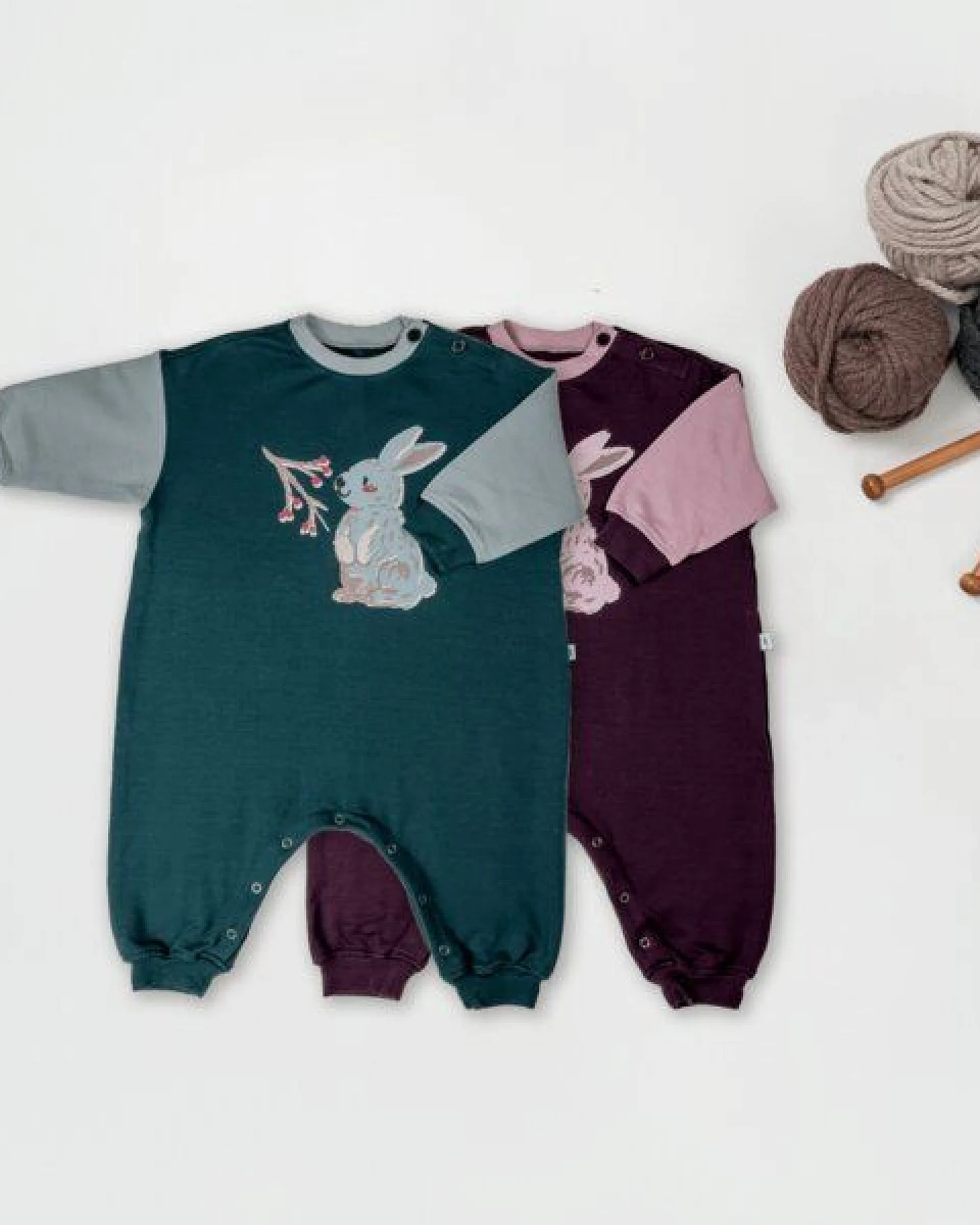 tetoi-vienna TENCEL Babyoverall "Alpenflausch Hase" kuscheliger Strampler – Ansicht 2