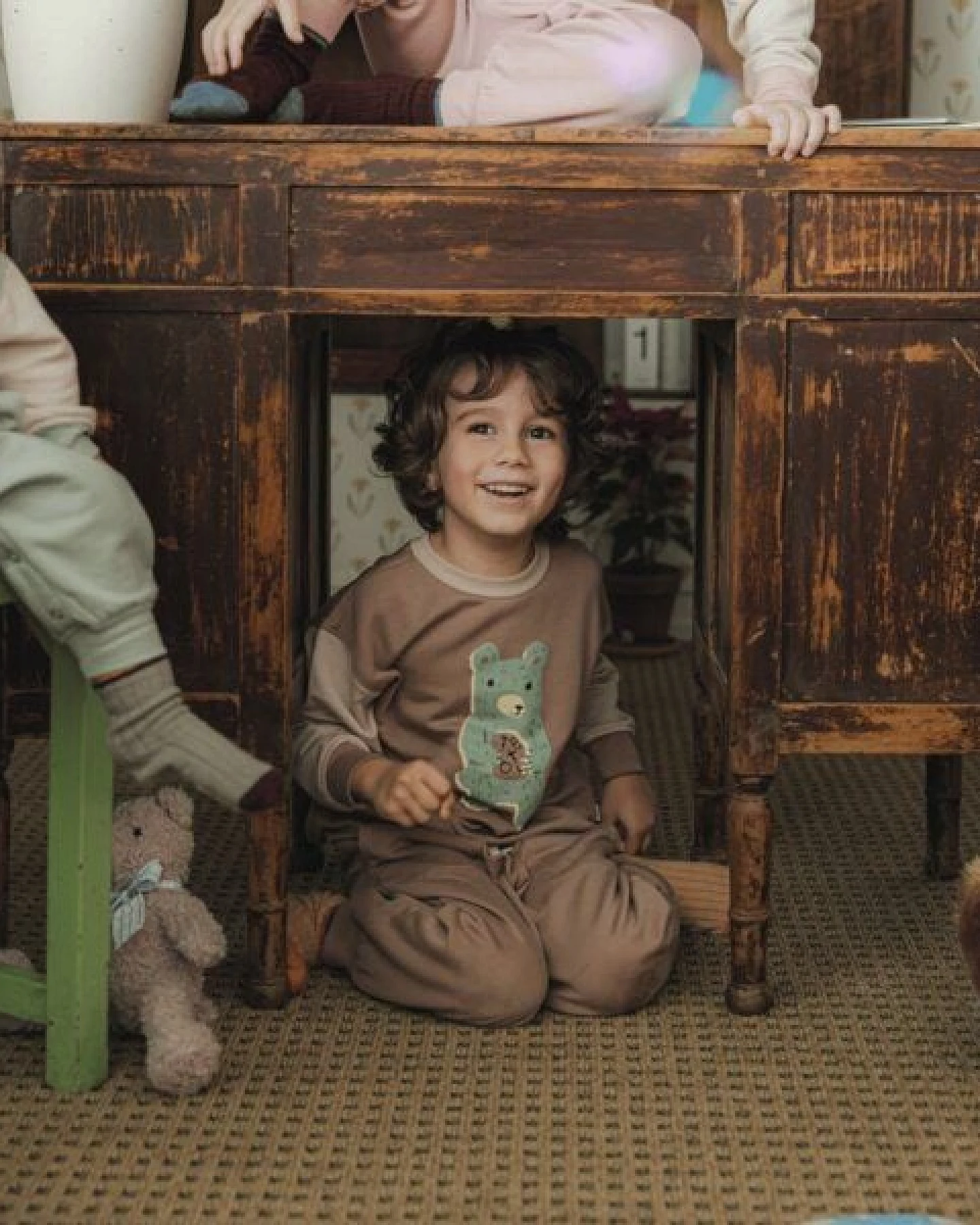 tetoi-vienna TENCEL kuscheliges Kinder Sweatshirt Hose Set "Alpenflausch Bär" – Ansicht 4