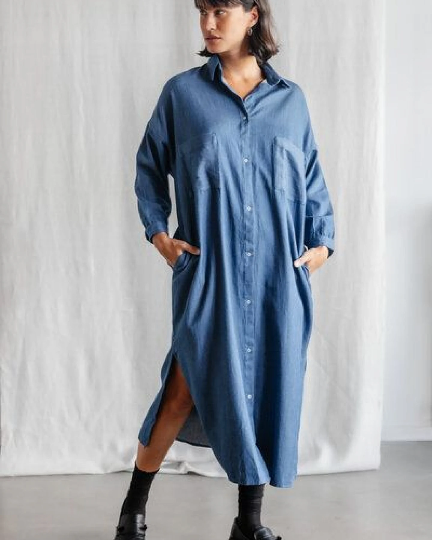Jyoti - Fair Works Bio-Baumwolldenim Kleid Ananya – Ansicht 3