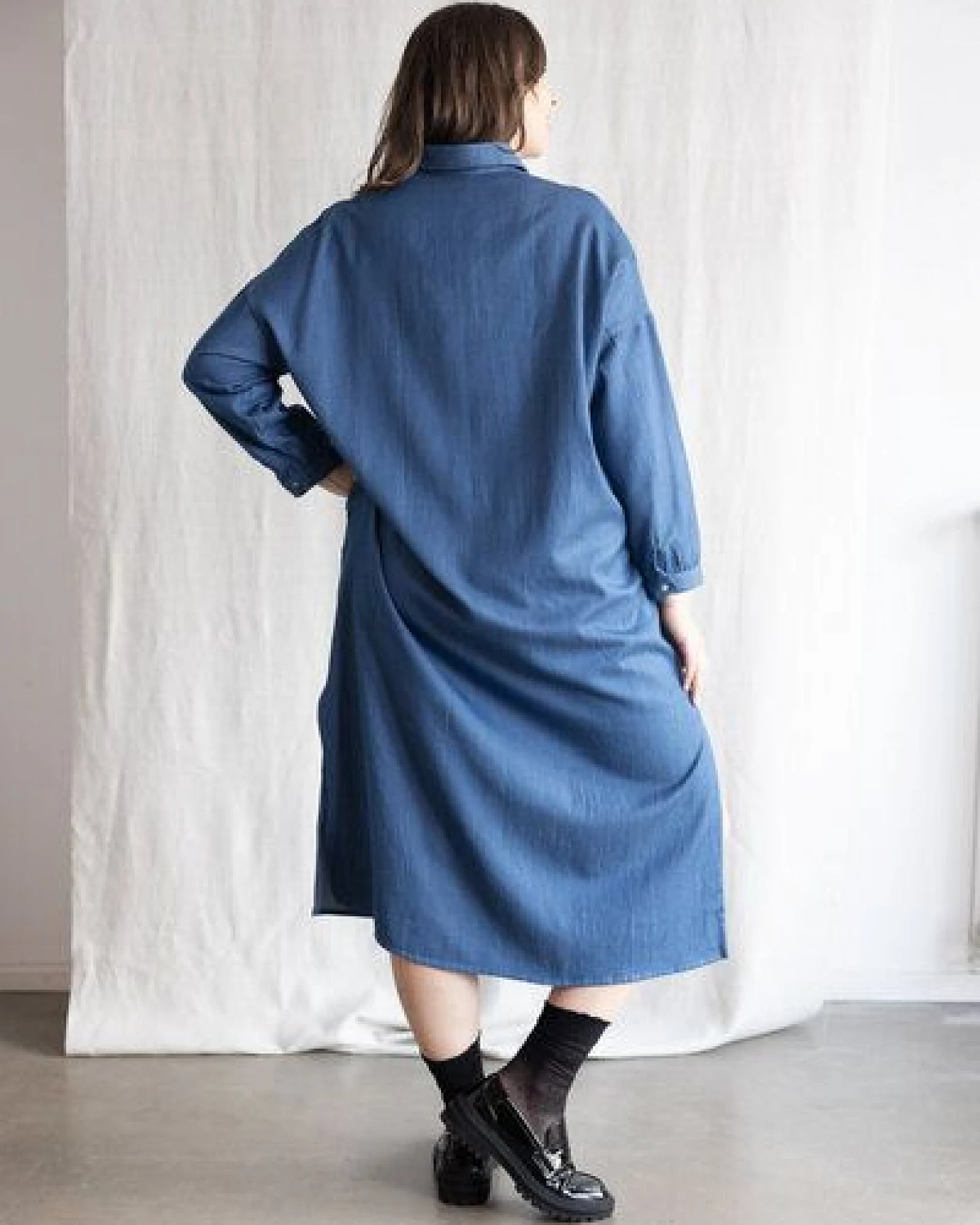 Jyoti - Fair Works Bio-Baumwolldenim Kleid Ananya – Ansicht 2