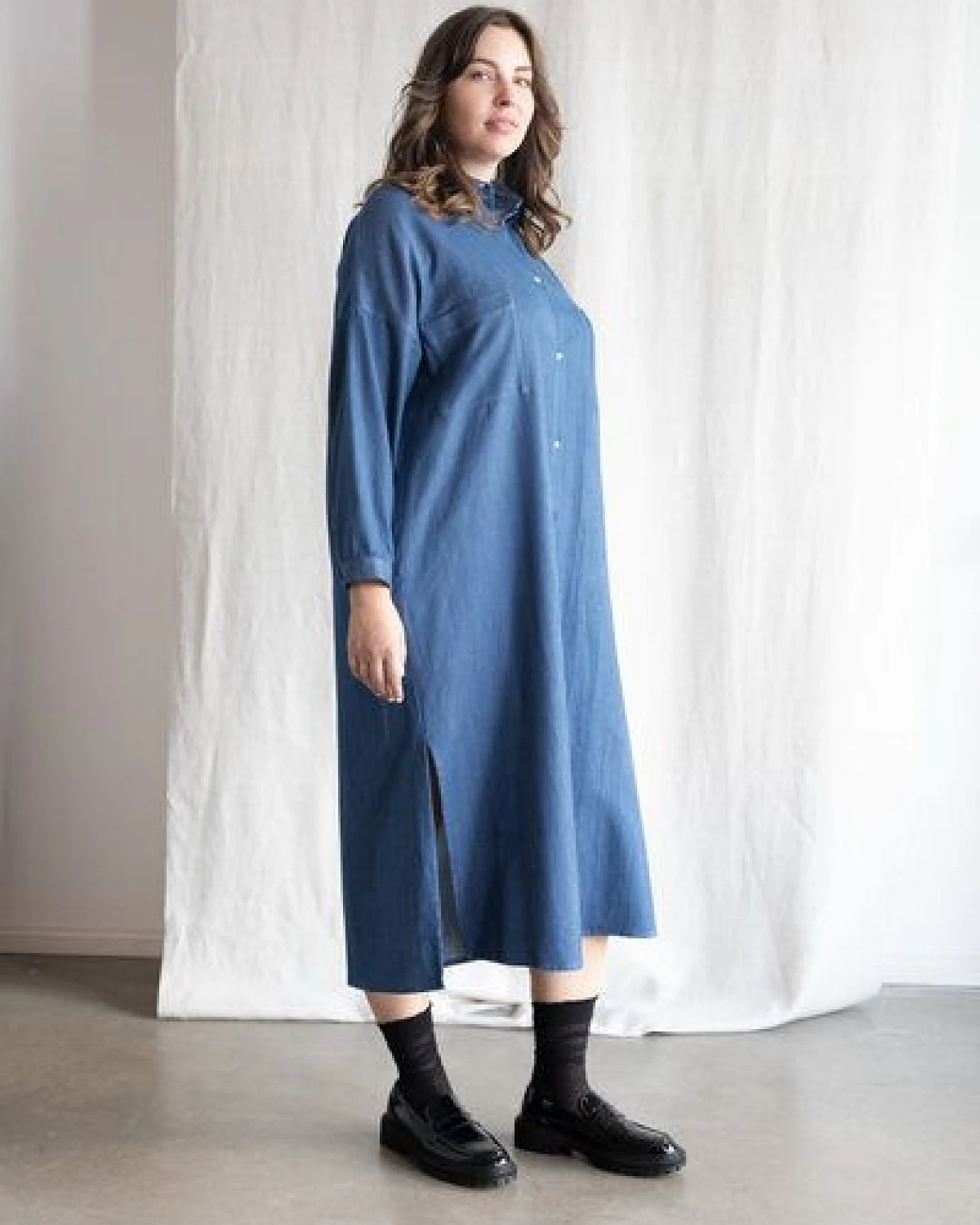 Jyoti - Fair Works Bio-Baumwolldenim Kleid Ananya – Ansicht 3