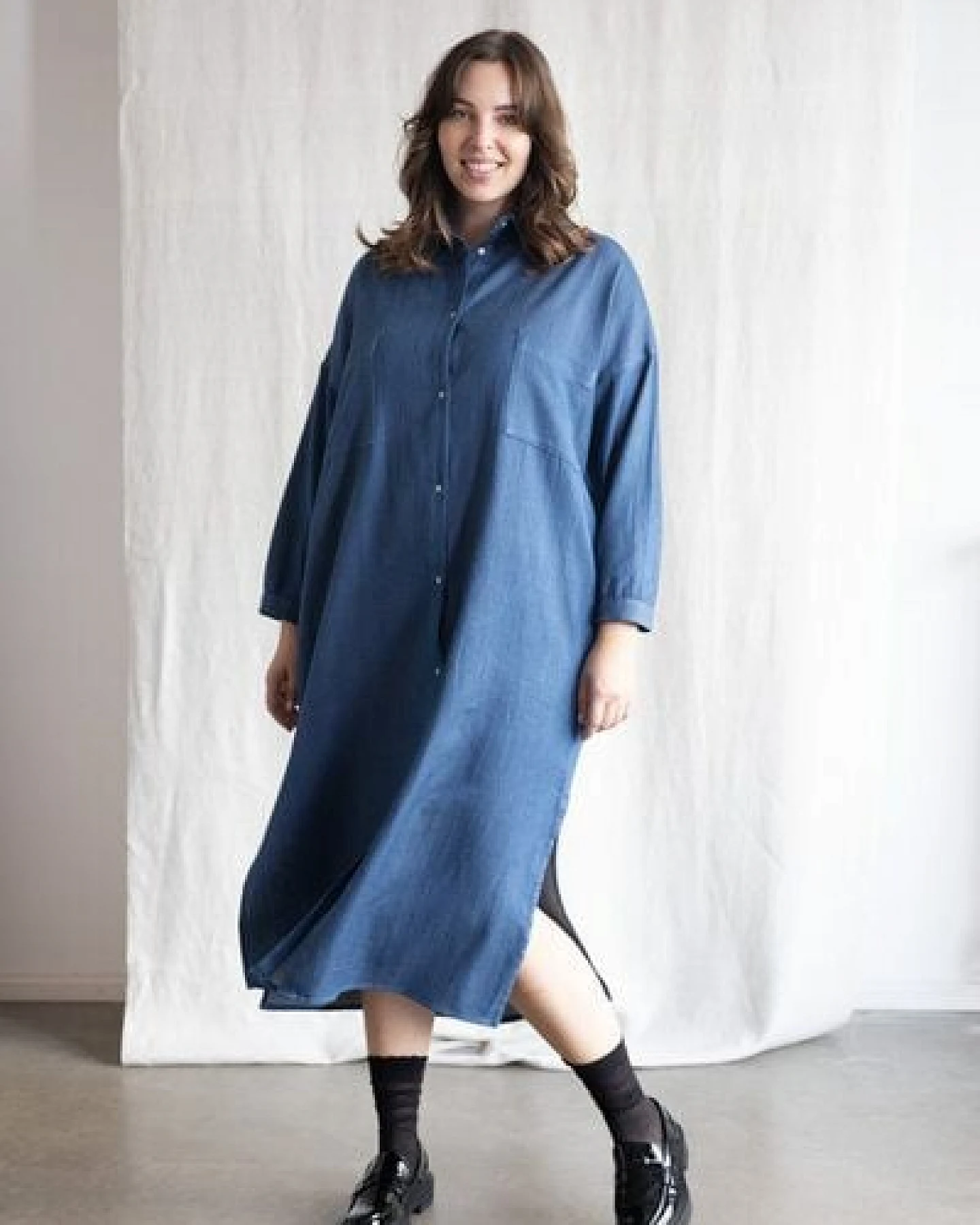 Jyoti - Fair Works Bio-Baumwolldenim Kleid Ananya – Ansicht 4