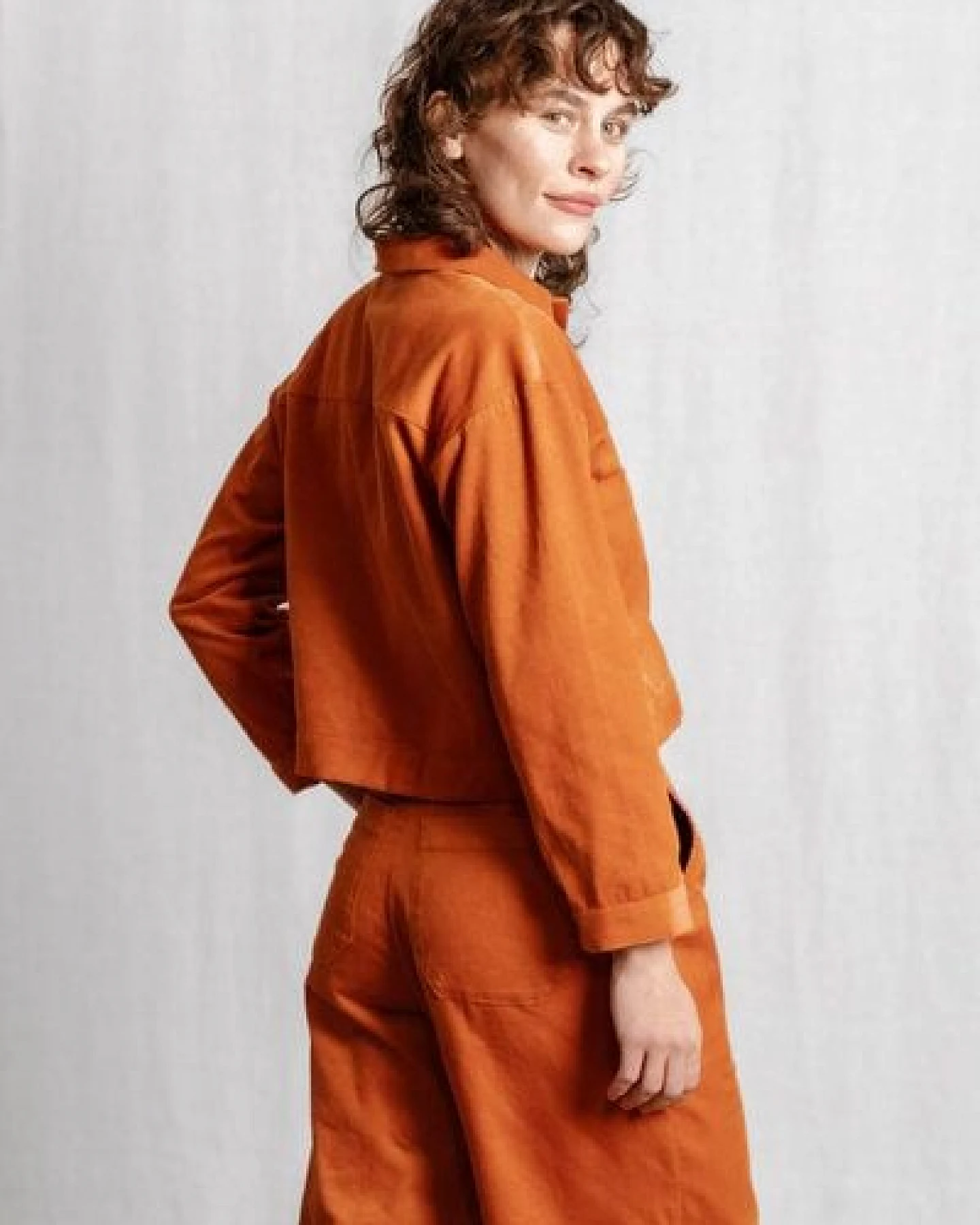 Jyoti - Fair Works Bio-Baumwollcord Shacket Mayur – Ansicht 4