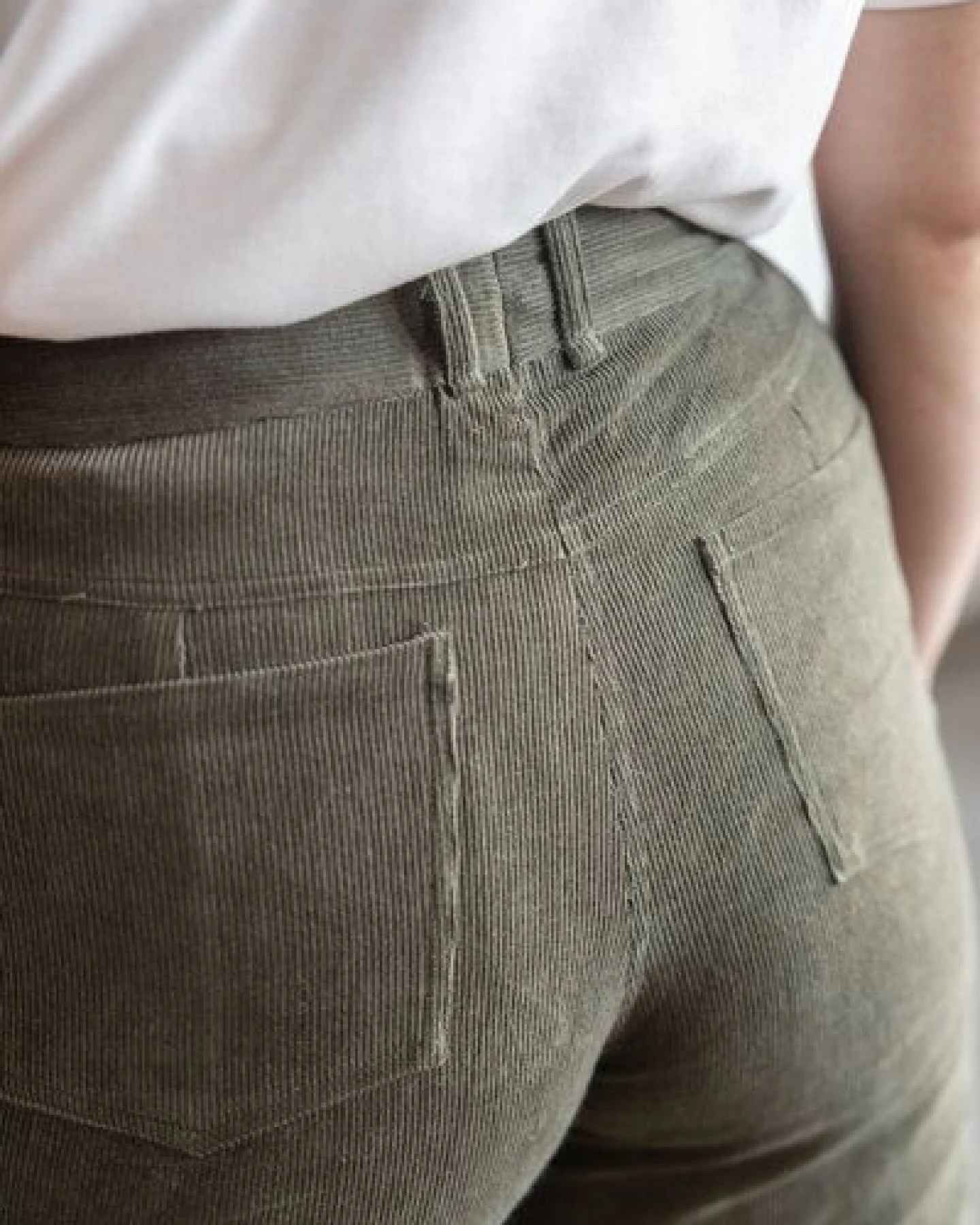 Jyoti - Fair Works Bio-Baumwollcord Hose Tushar – Ansicht 2