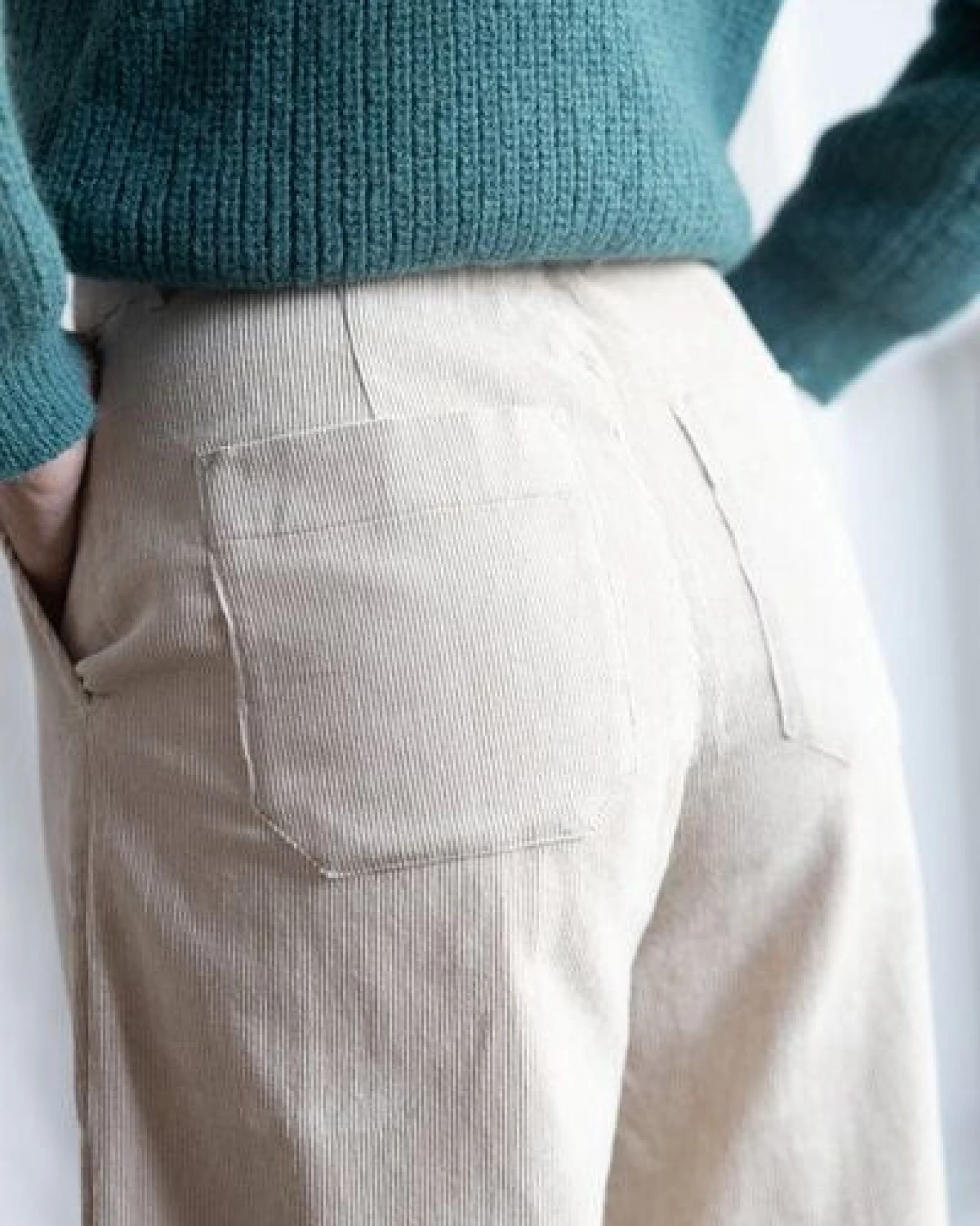 Jyoti - Fair Works Bio-Baumwollcord Hose Damini – Ansicht 3