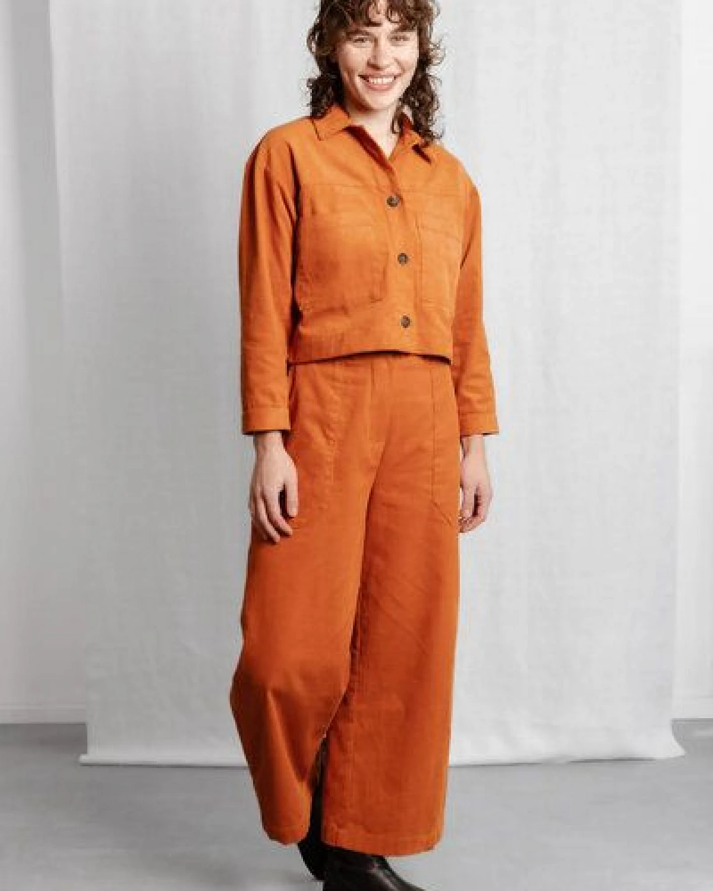 Jyoti - Fair Works Bio-Baumwollcord Hose Damini – Ansicht 3