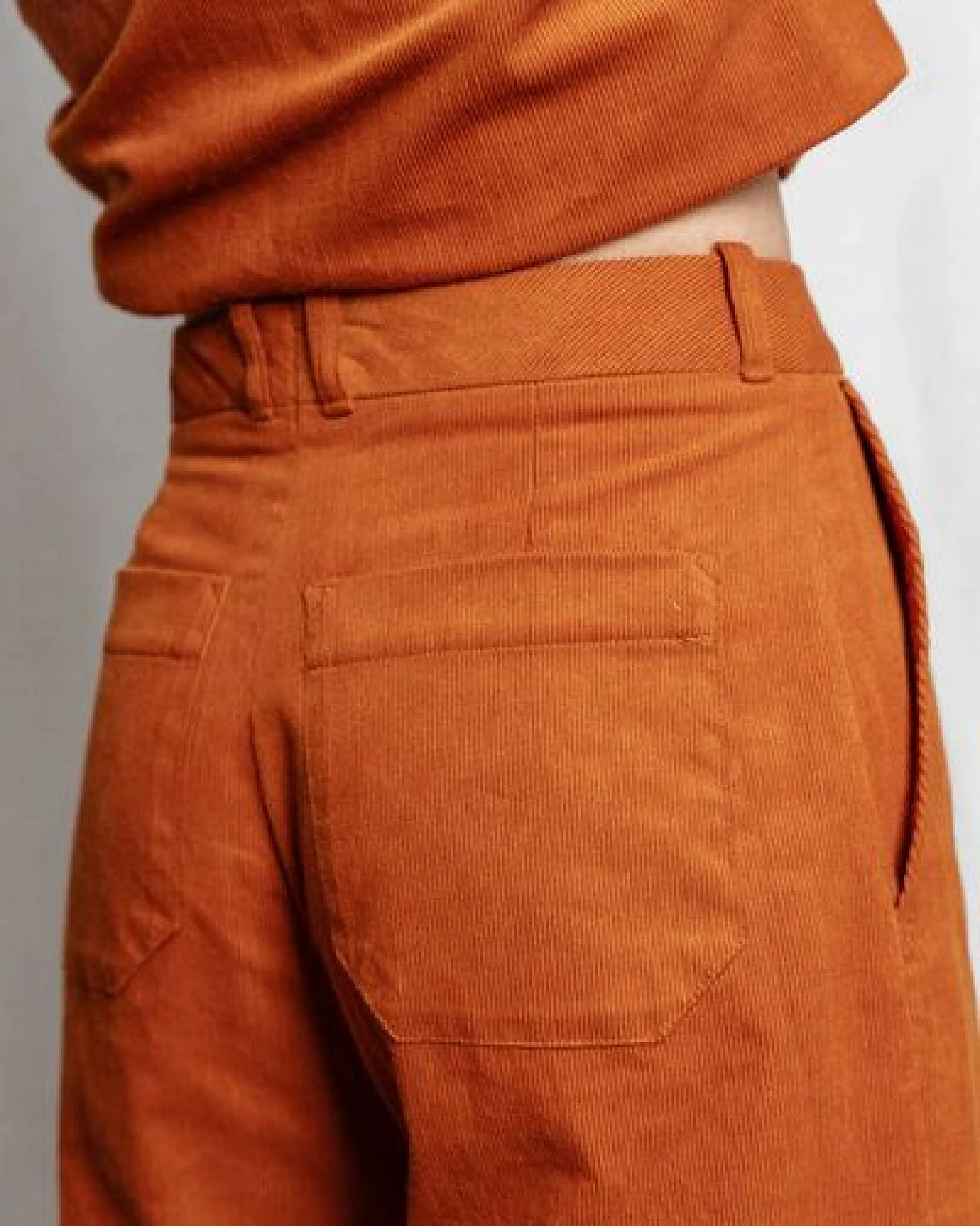 Jyoti - Fair Works Bio-Baumwollcord Hose Damini – Ansicht 3