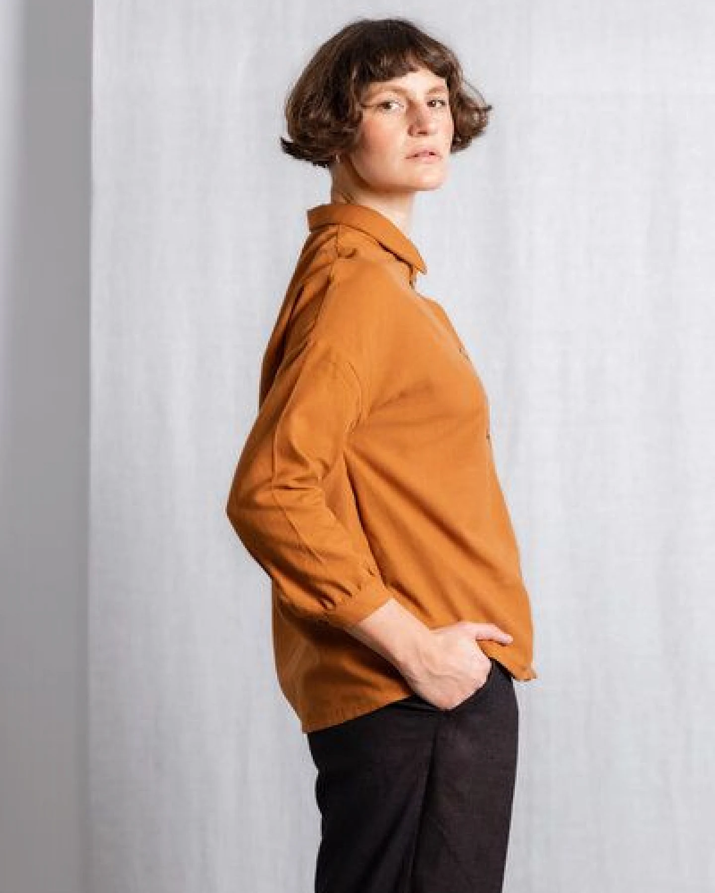 Jyoti - Fair Works Baumwoll Bluse Mayank Haselnuss – Ansicht 3