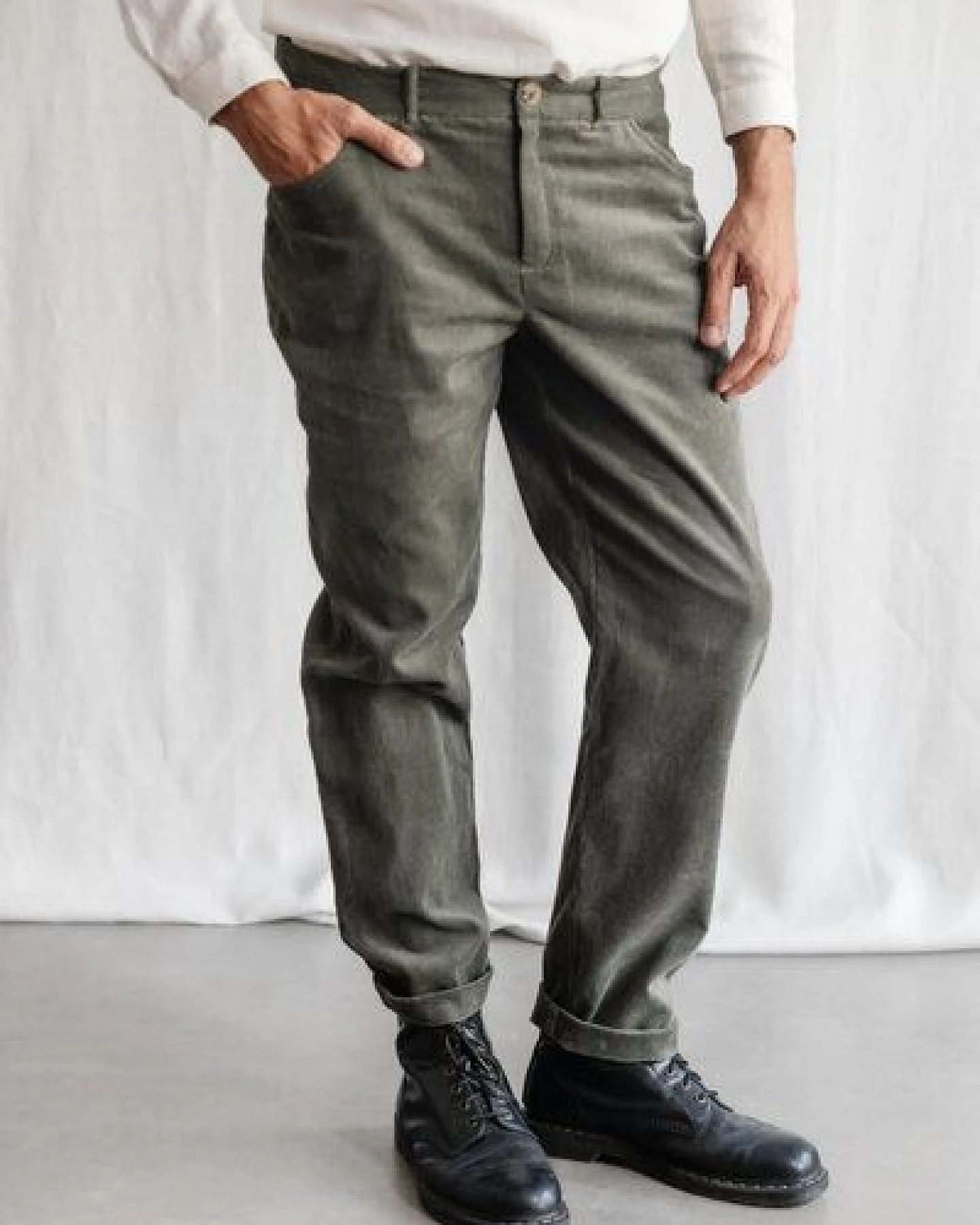 Jyoti - Fair Works Bio-Baumwollcord Hose Prakrit – Ansicht 2
