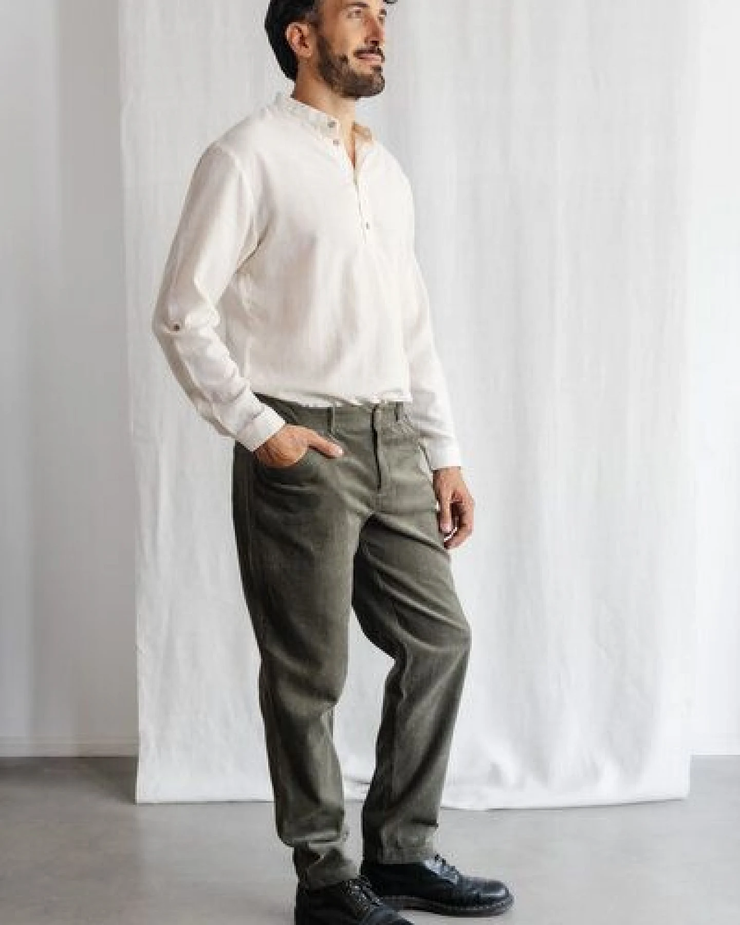 Jyoti - Fair Works Bio-Baumwollcord Hose Prakrit – Ansicht 3