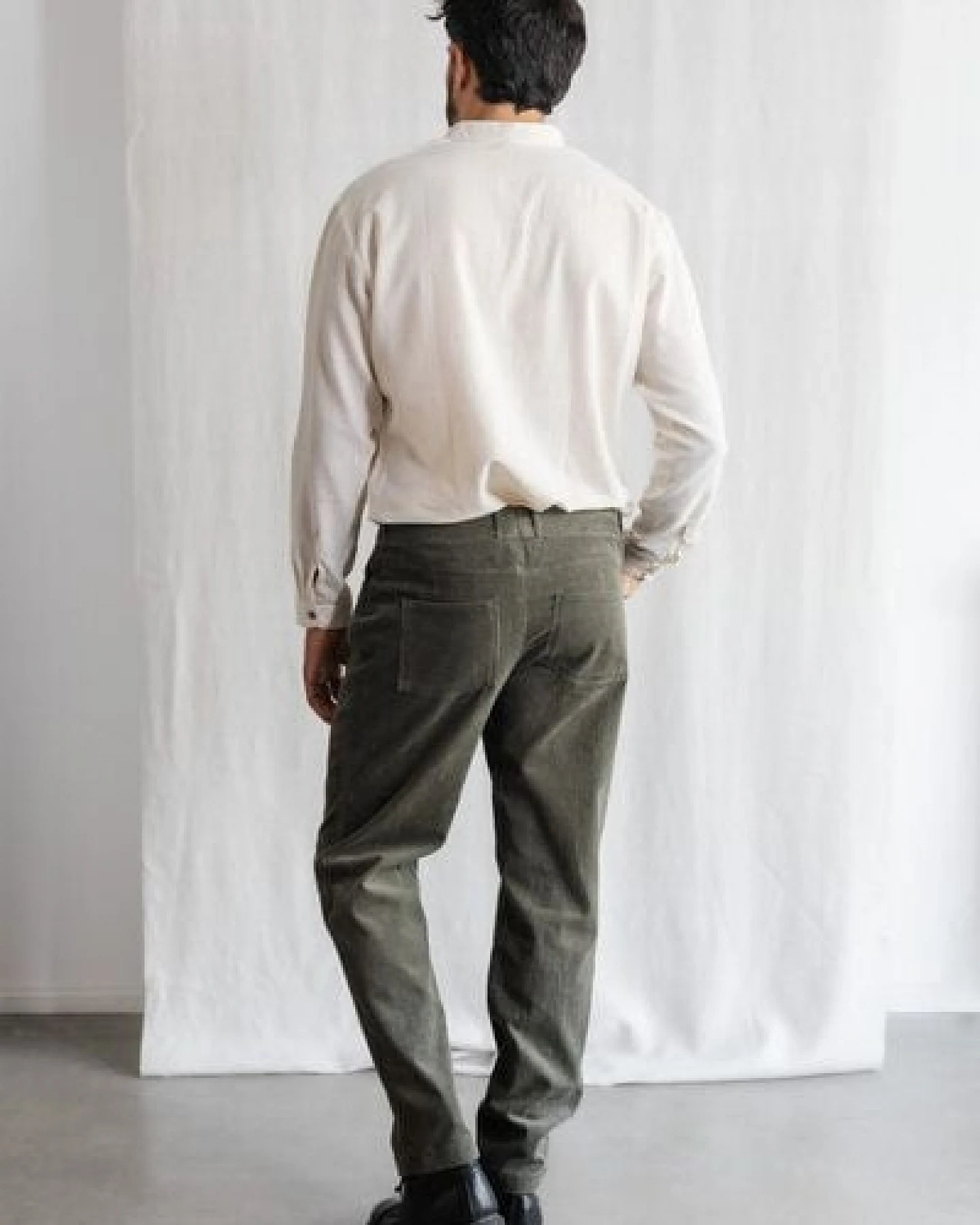 Jyoti - Fair Works Bio-Baumwollcord Hose Prakrit – Ansicht 4