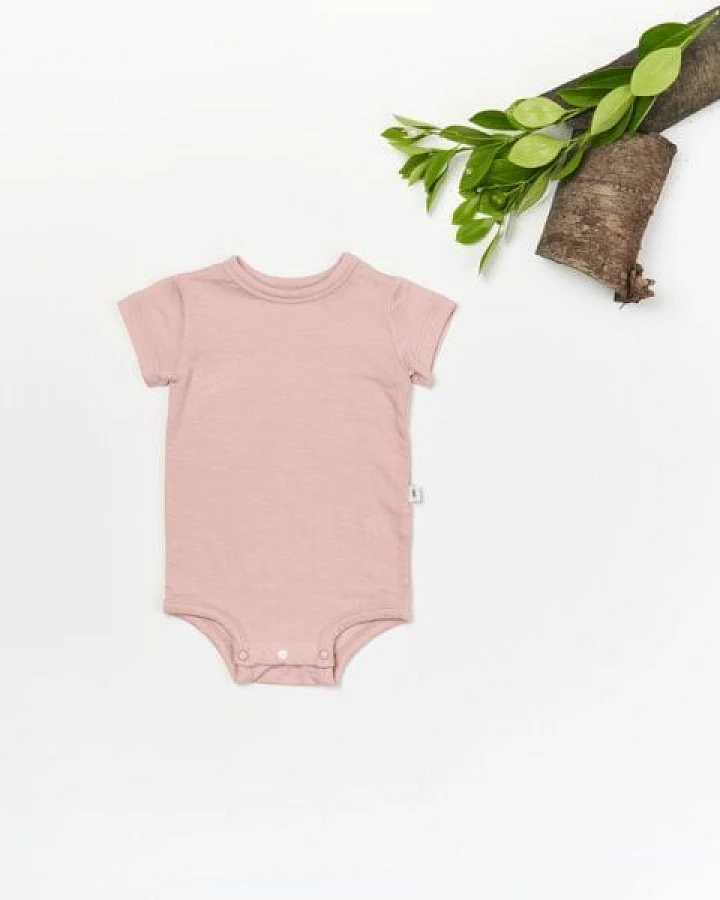 tetoi-vienna TENCEL kurzarm Baby Body "Waldbad"