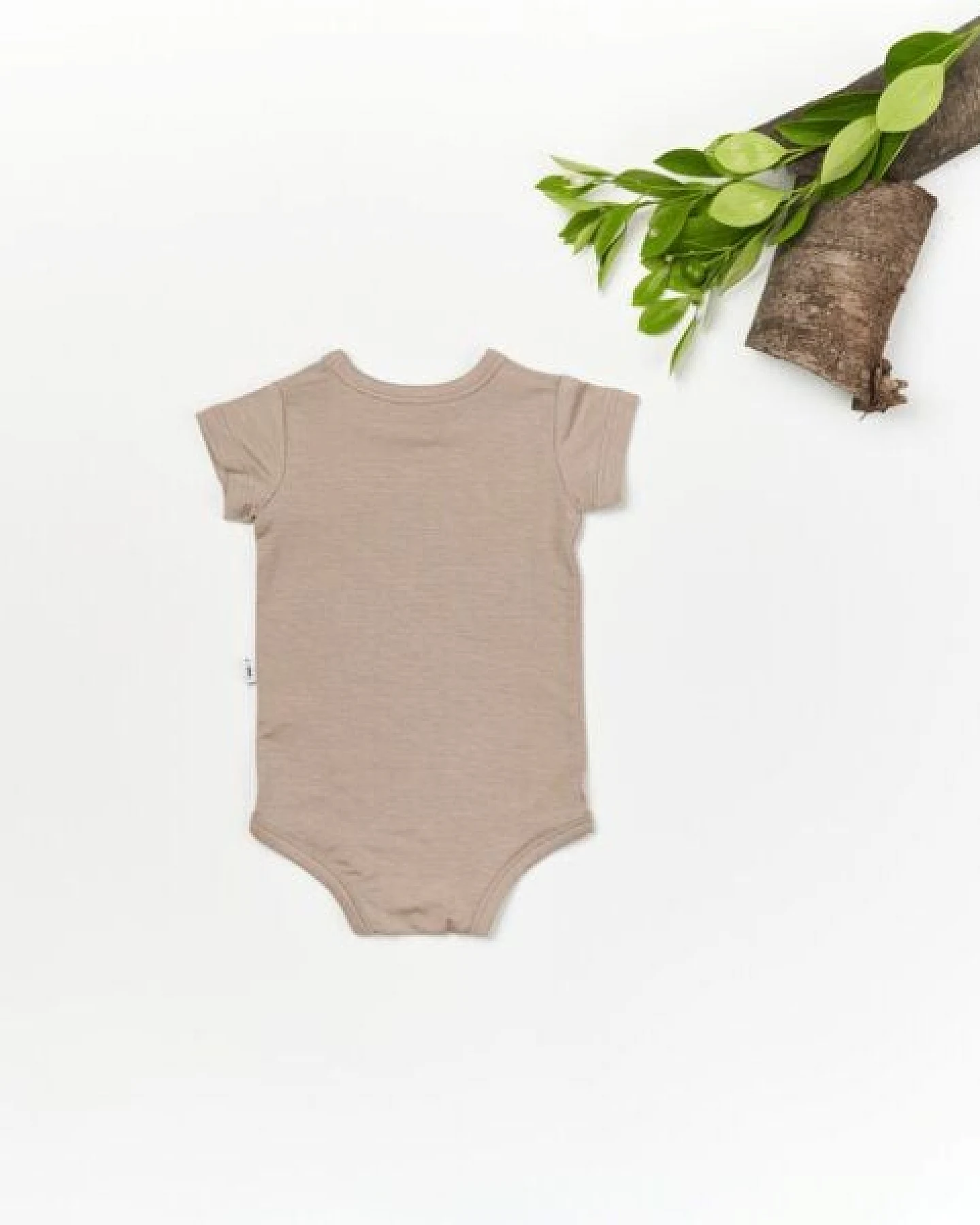 tetoi-vienna TENCEL kurzarm Baby Body "Waldbad" – Ansicht 3