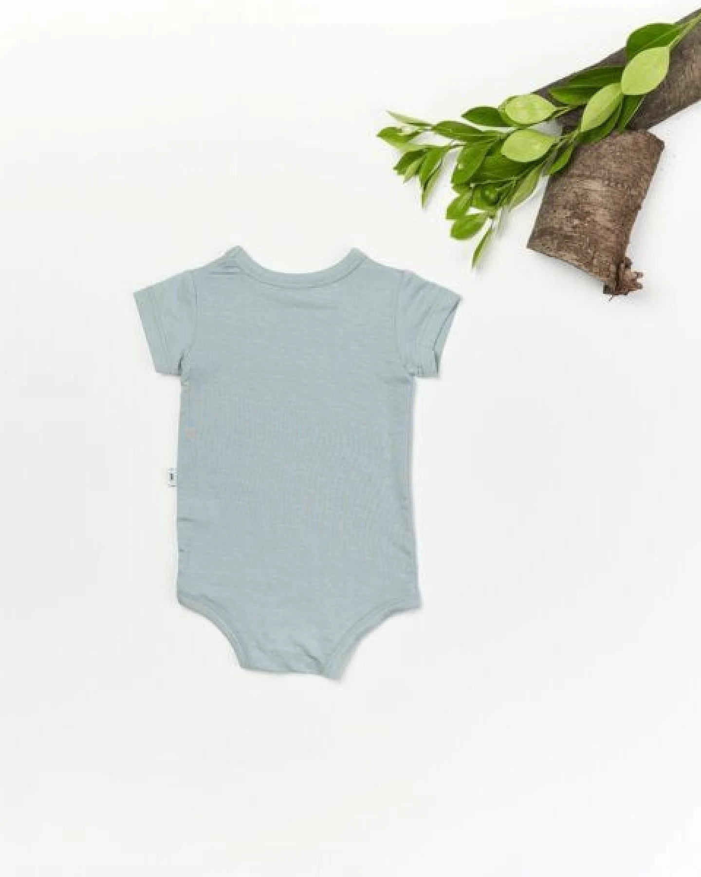 tetoi-vienna TENCEL kurzarm Baby Body "Waldbad" – Ansicht 3