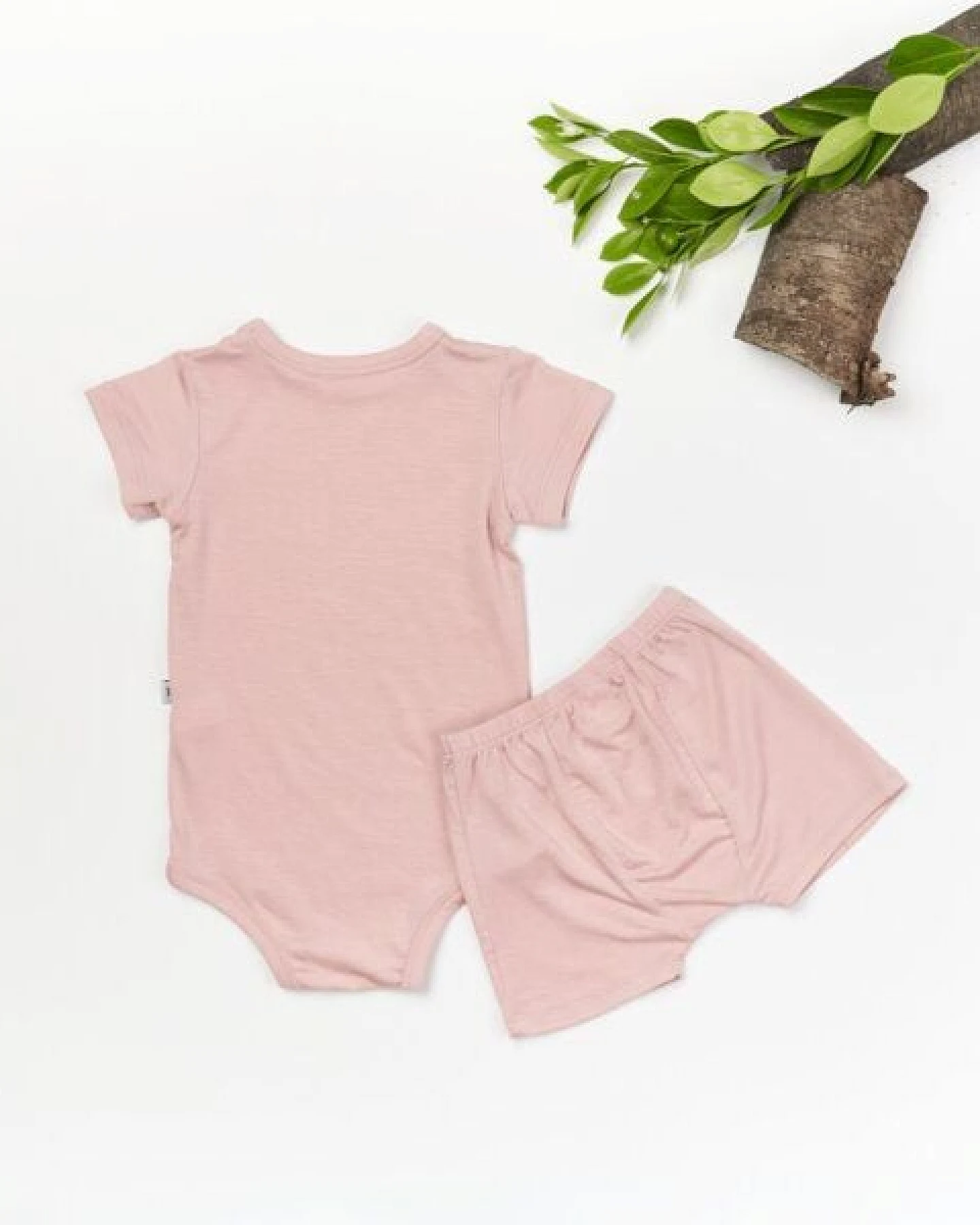 tetoi-vienna TENCEL kurzarm Body und kurze Hose Baby Set "Waldbad" – Ansicht 3