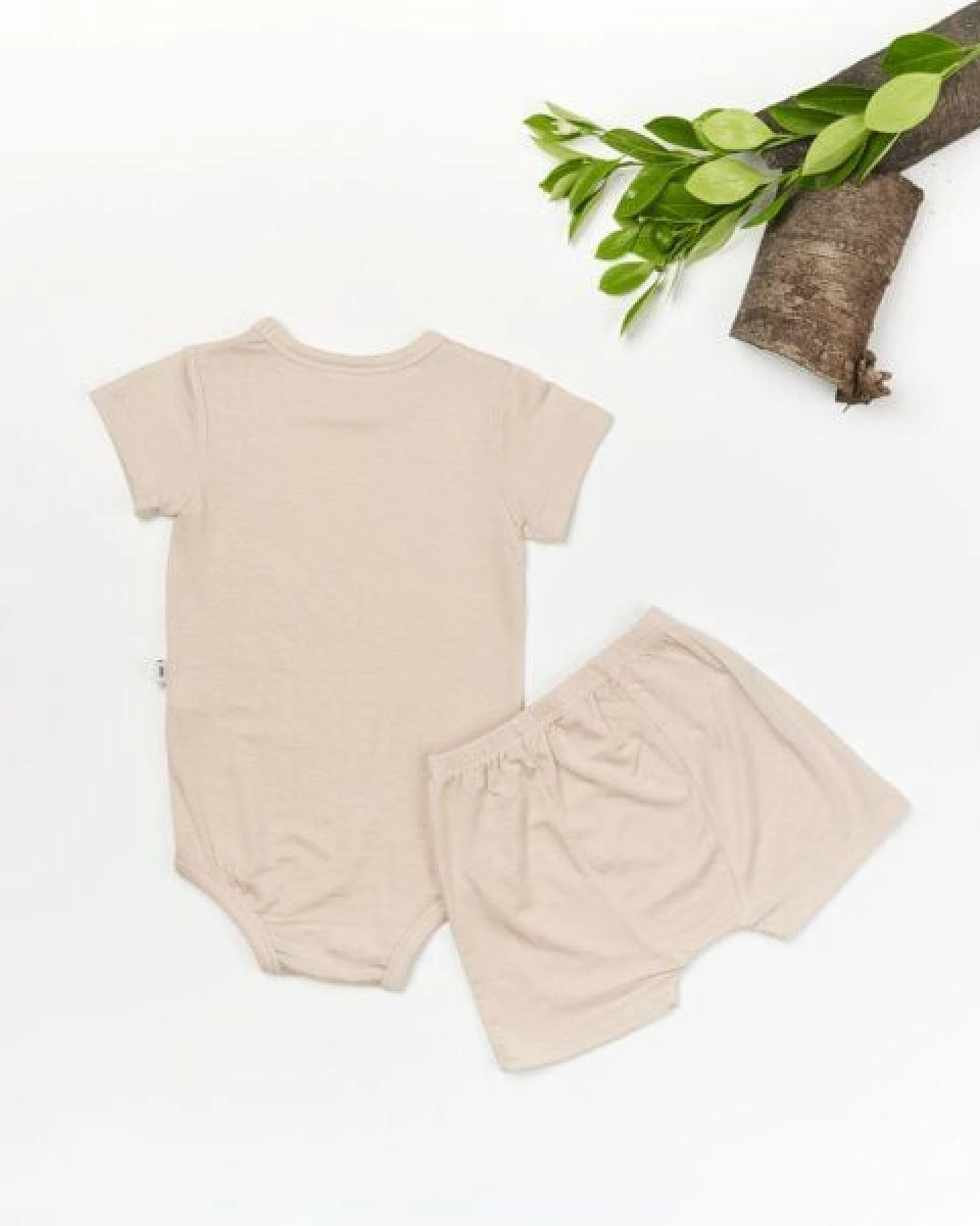 tetoi-vienna TENCEL kurzarm Body und kurze Hose Baby Set "Waldbad" – Ansicht 3