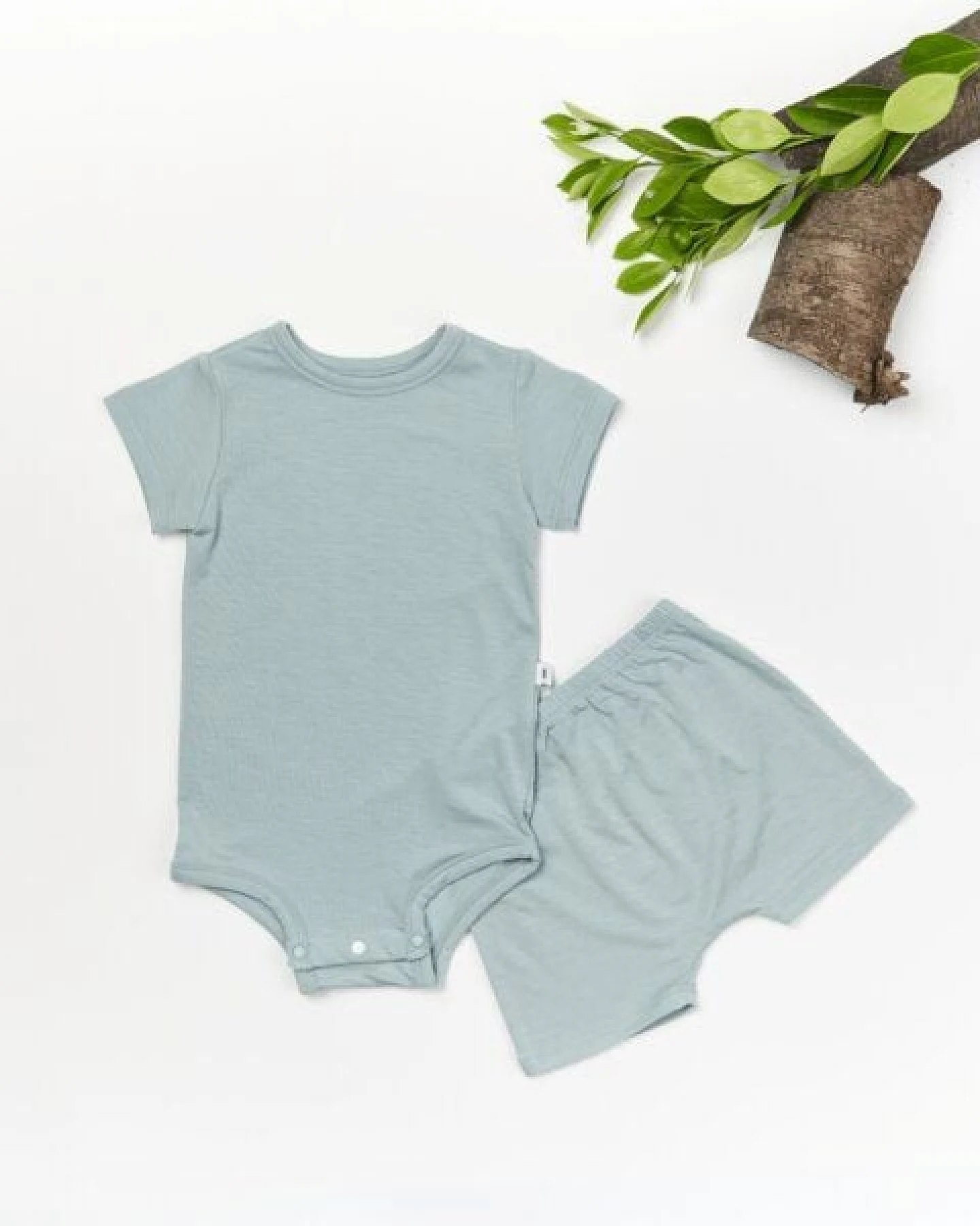 tetoi-vienna TENCEL kurzarm Body und kurze Hose Baby Set "Waldbad" – Ansicht 3