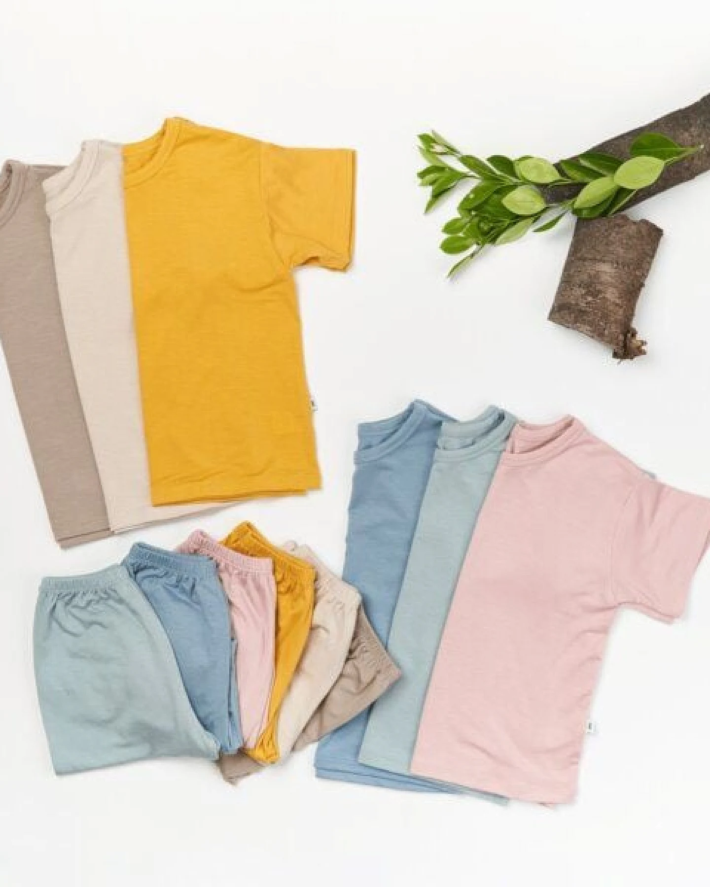 tetoi-vienna TENCEL kurzarm T-Shirt und kurze Hose Kinder Set "Waldbad" – Ansicht 2