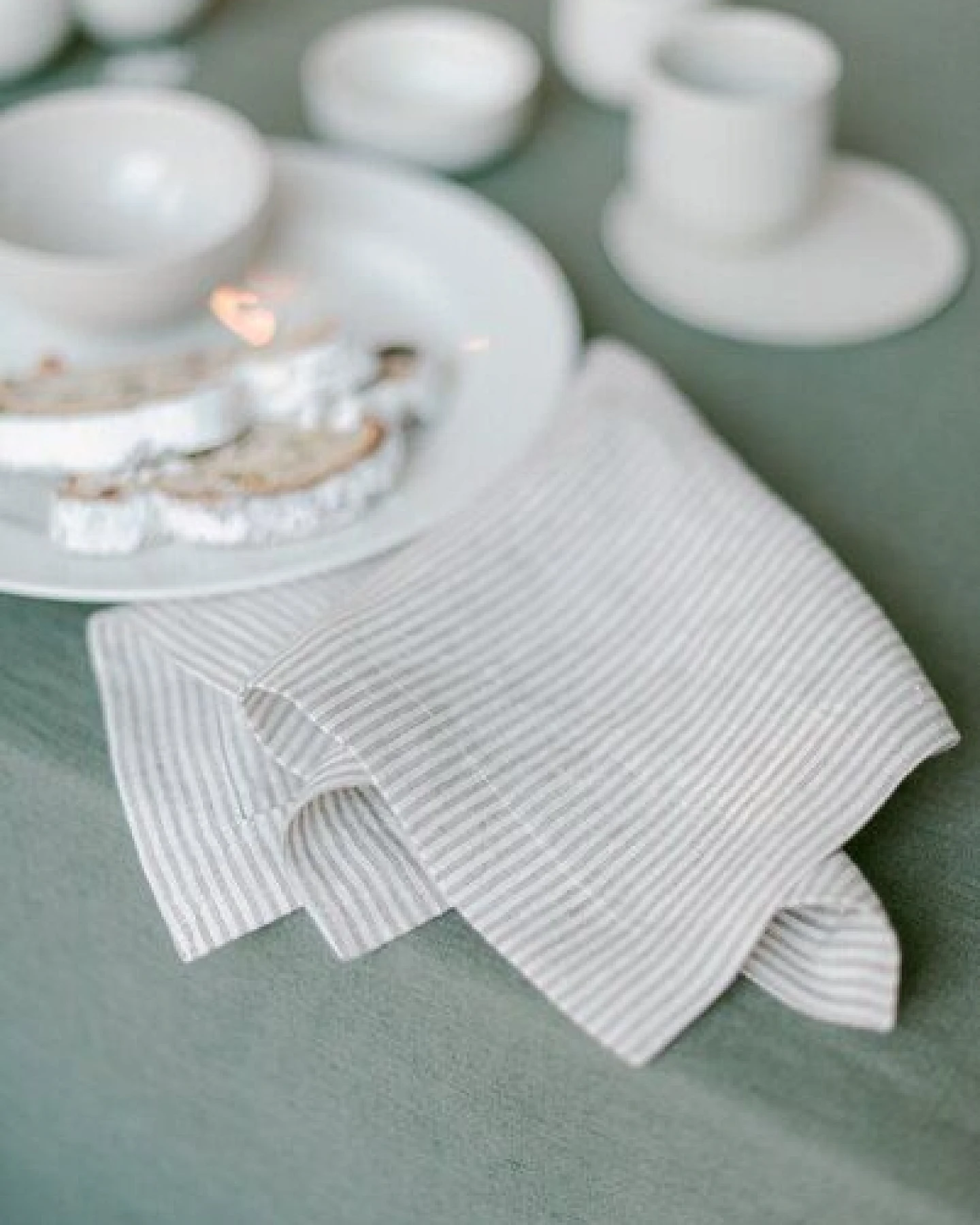 gust. Leinenservietten – Linen napkins – 100% Bio-Leinen – 2er Set – Ansicht 2
