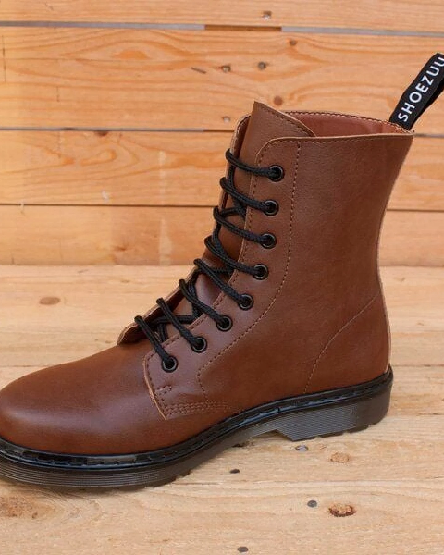 Shoezuu Vegan Shoezuu 8 Loch Mikrofaser Boots nut – Ansicht 2