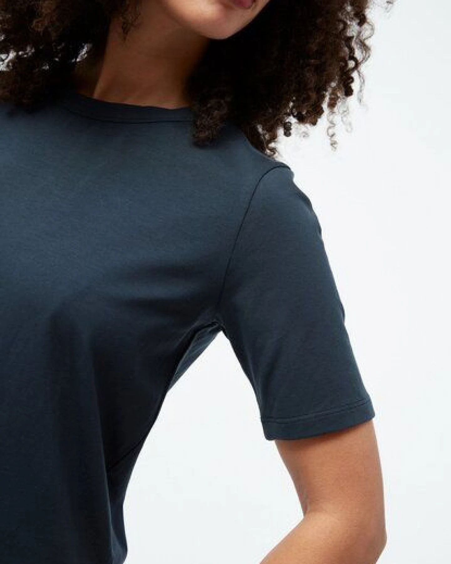 Givn Berlin T-Shirt GBRUTH aus Bio-Baumwolle – Ansicht 4