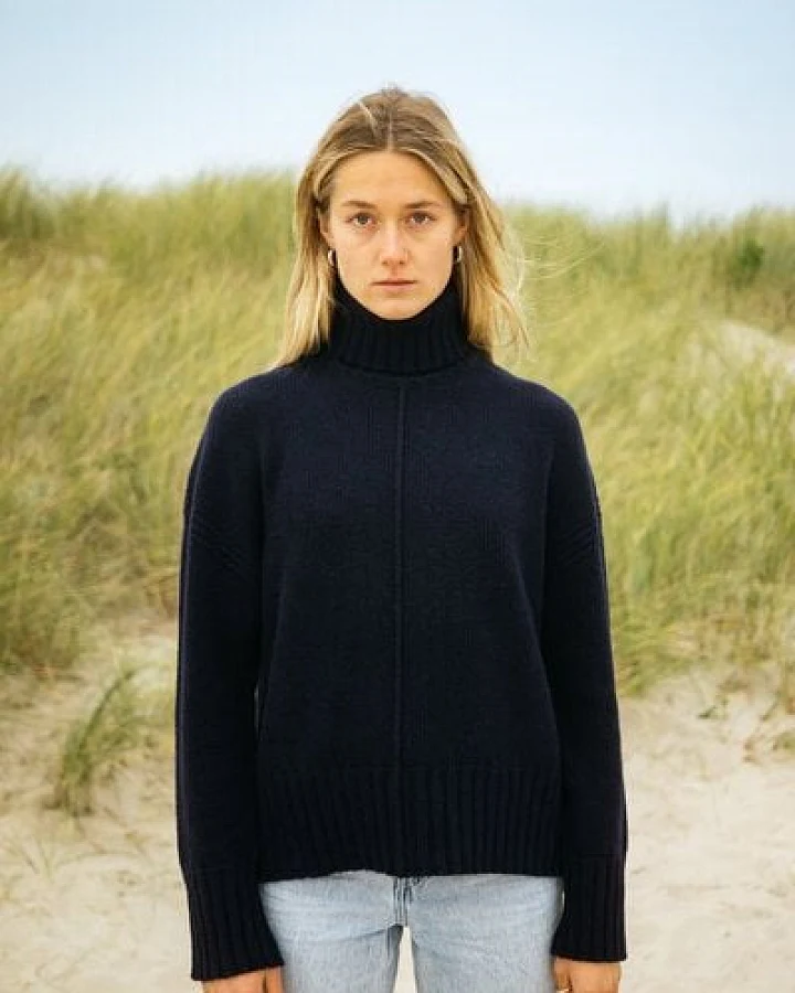 KOLI – Wollstrick Rollkragenpullover (Damen) aus 100% recycelter Merinowolle (GRS) von SALZWASSER
